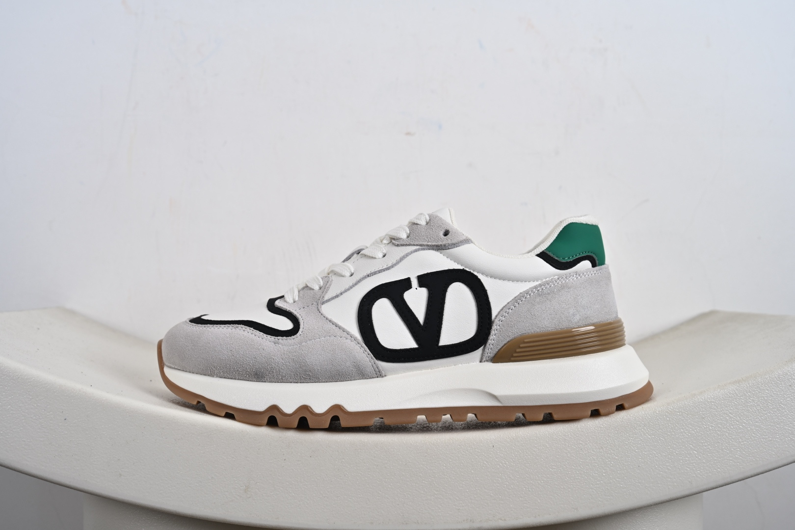 360 Valentino华伦天奴 舒适系带跑鞋低帮生活休闲运动鞋 明星同款 软羊皮低帮运动板鞋