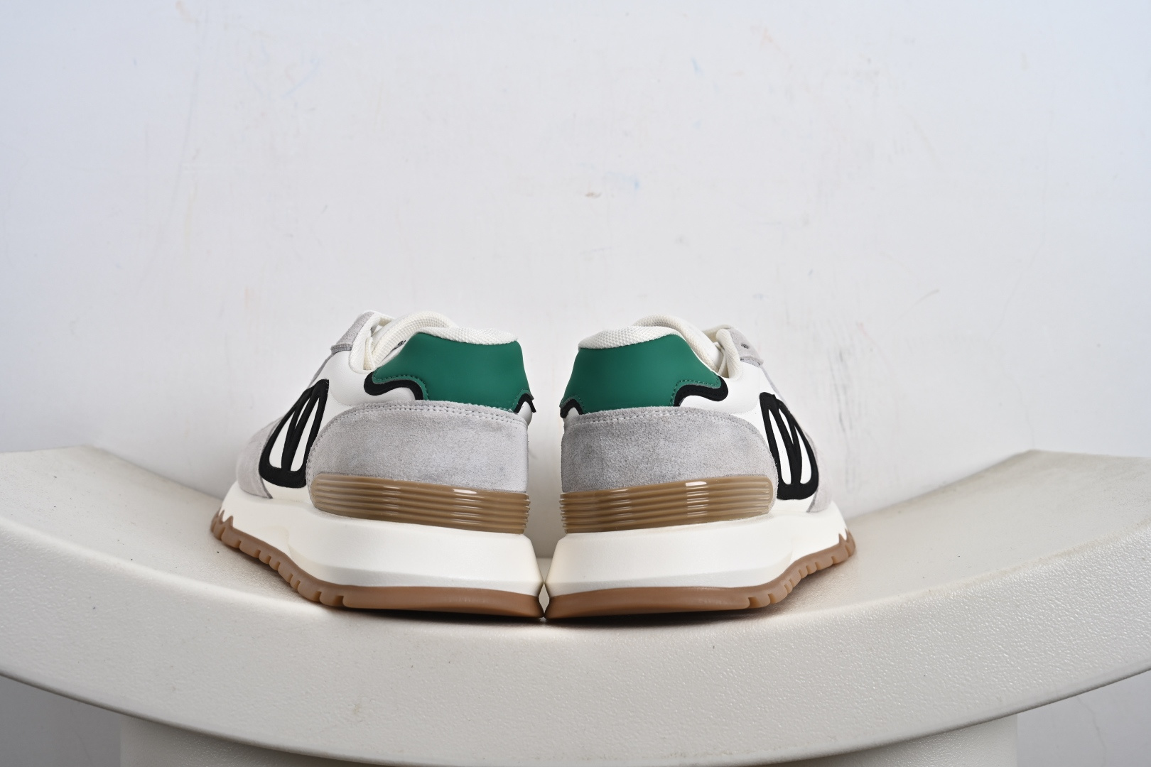 360 Valentino华伦天奴 舒适系带跑鞋低帮生活休闲运动鞋 明星同款 软羊皮低帮运动板鞋