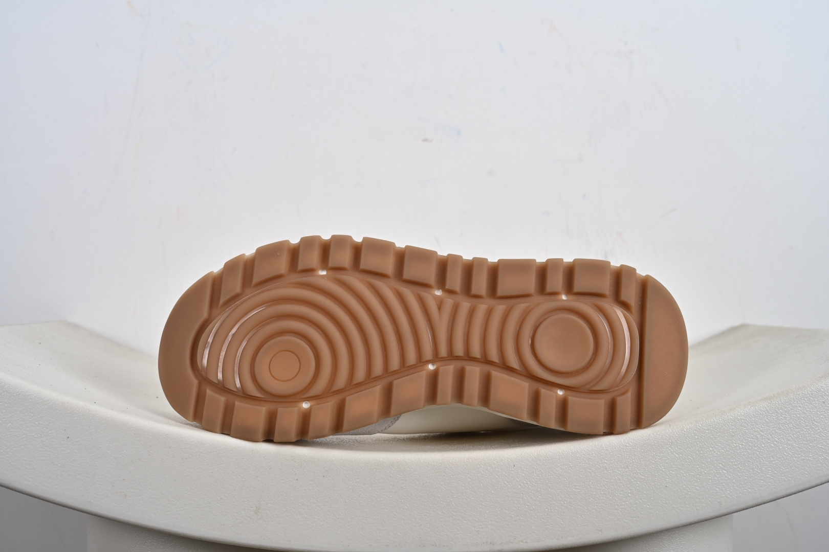 360 Valentino华伦天奴 舒适系带跑鞋低帮生活休闲运动鞋 明星同款 软羊皮低帮运动板鞋