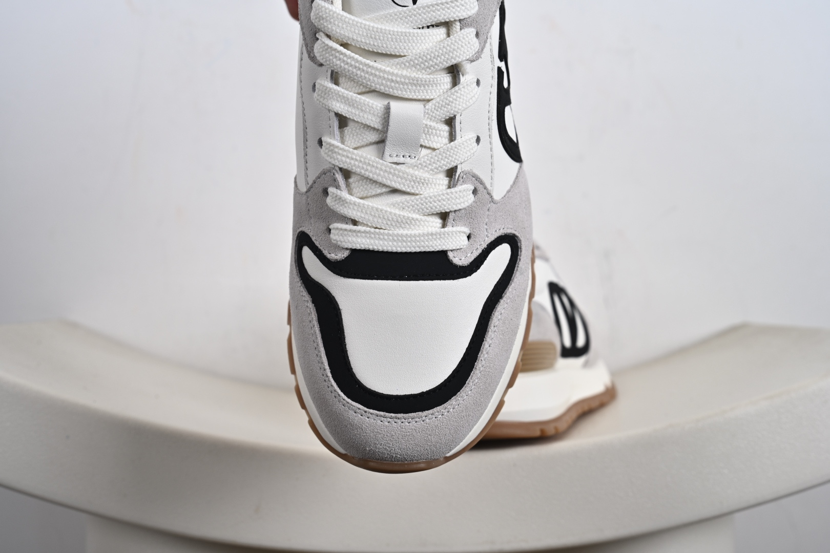 360 Valentino华伦天奴 舒适系带跑鞋低帮生活休闲运动鞋 明星同款 软羊皮低帮运动板鞋