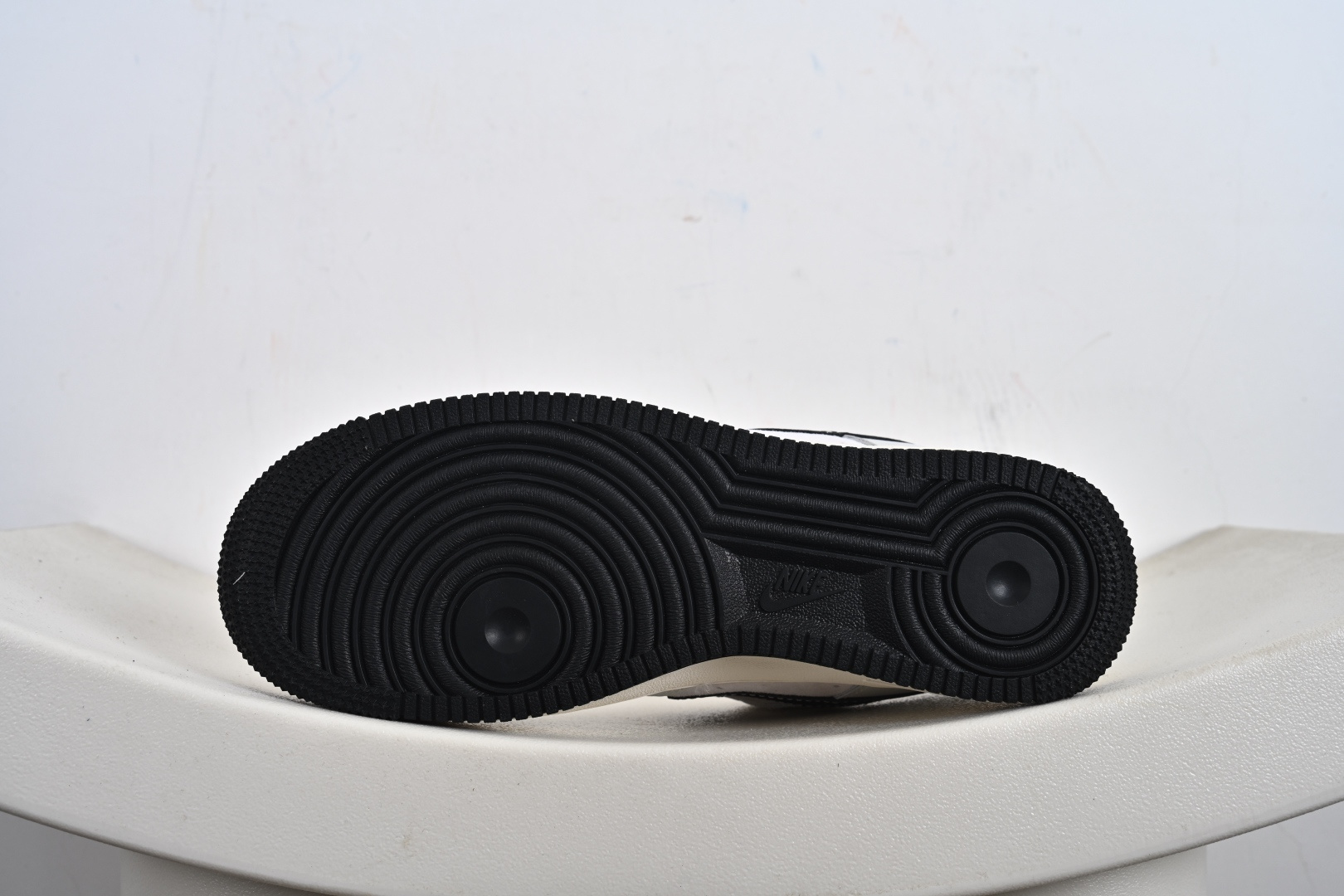 240 NIKE AIR FORCE 1‘07 LV8 联名款 HS8068-050