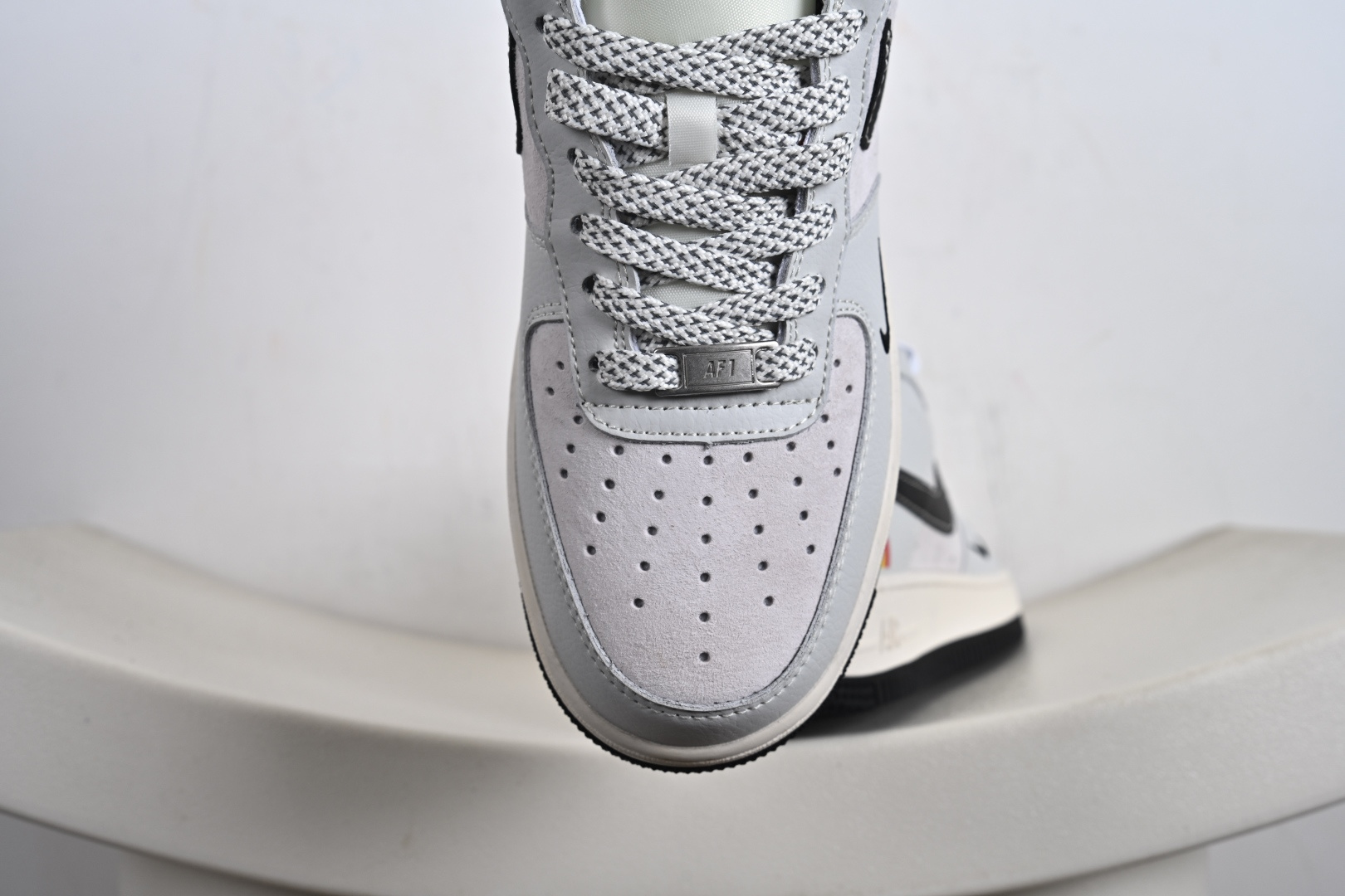 240 NIKE AIR FORCE 1‘07 LV8 联名款 HS8068-050