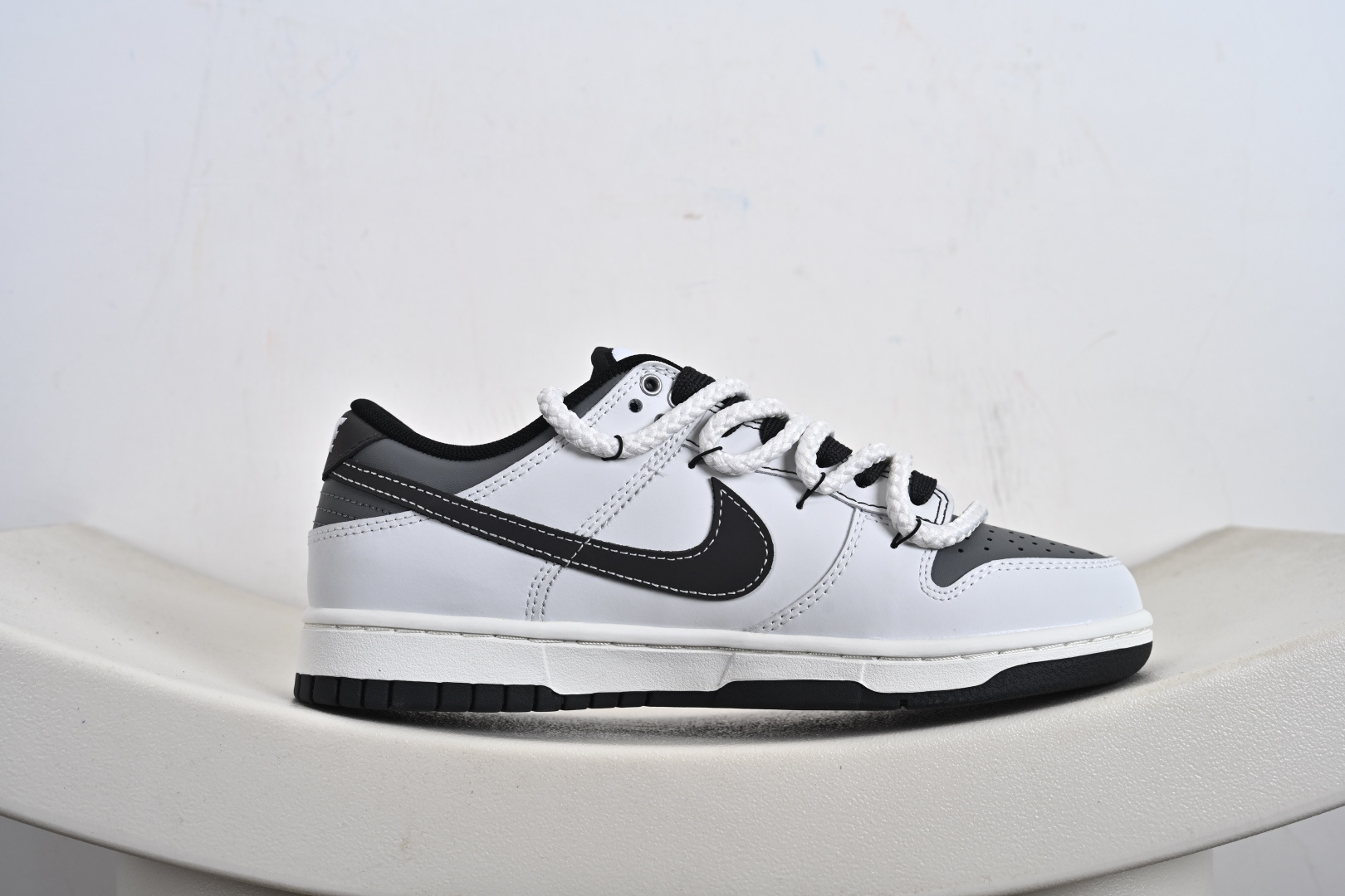 260 Nike SB Dunk Low ”Just Do It” 绑带 周年高端定制 低帮休闲板鞋 WB0510-064