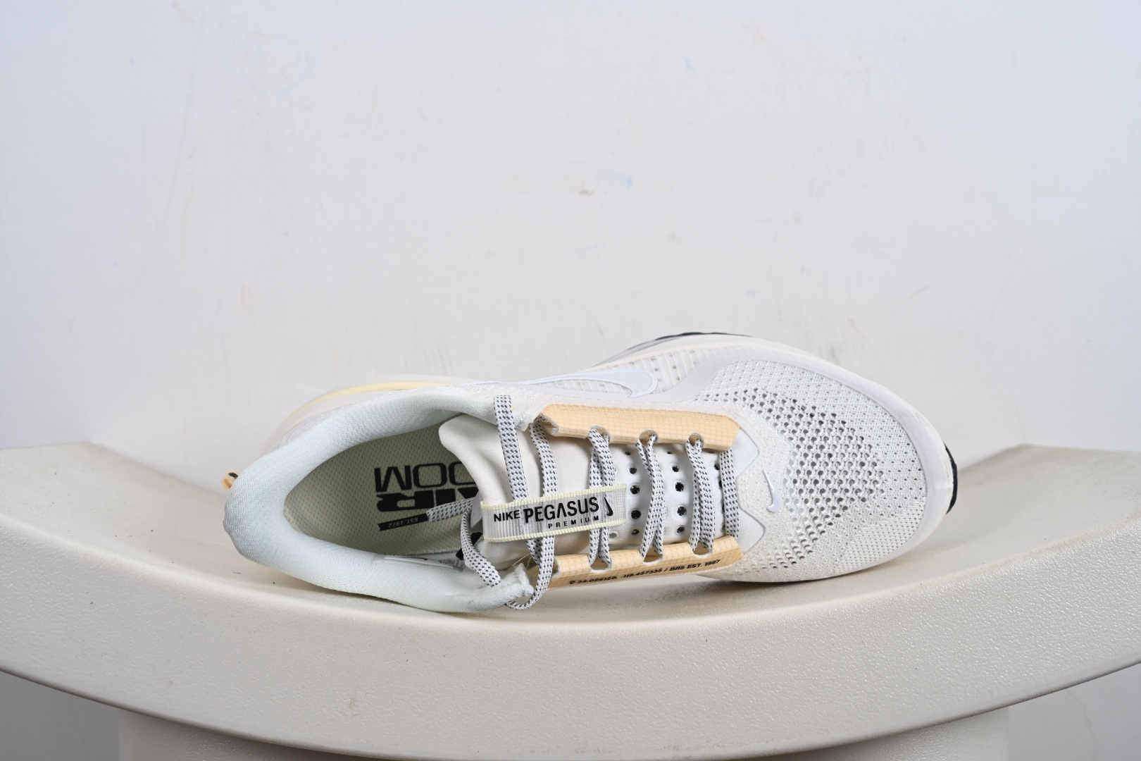 NK Pegasus Premium 飞马全掌气垫跑步运动鞋 HQ2593-104 NK Pegasus Premium 飞马全掌气垫跑步运动鞋 HQ2593-104