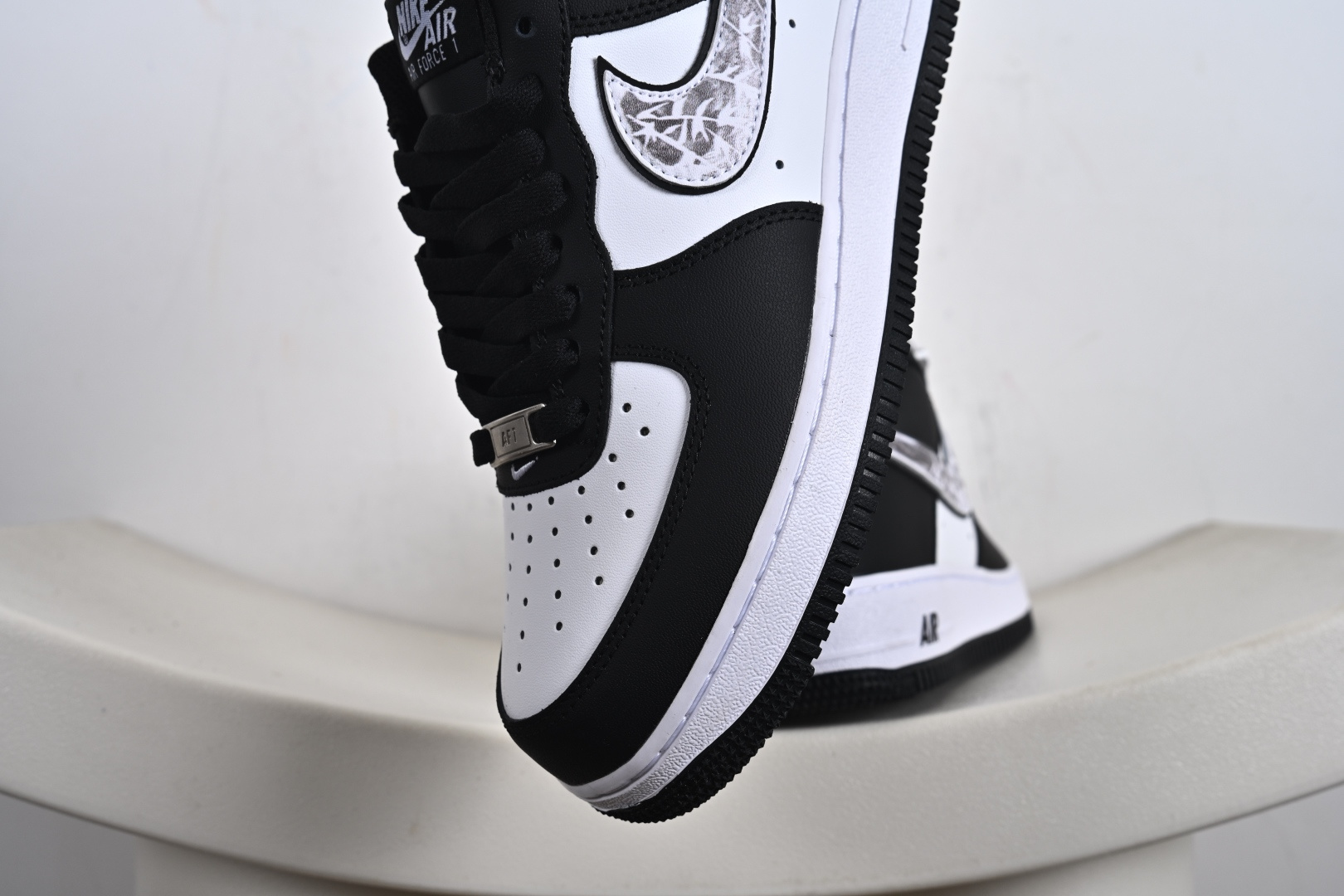 240 Nike Air Force 1 Low ZH0316-118