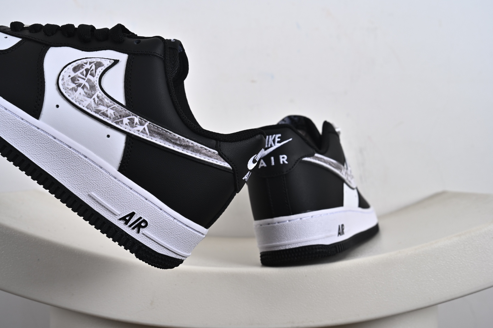 240 Nike Air Force 1 Low ZH0316-118