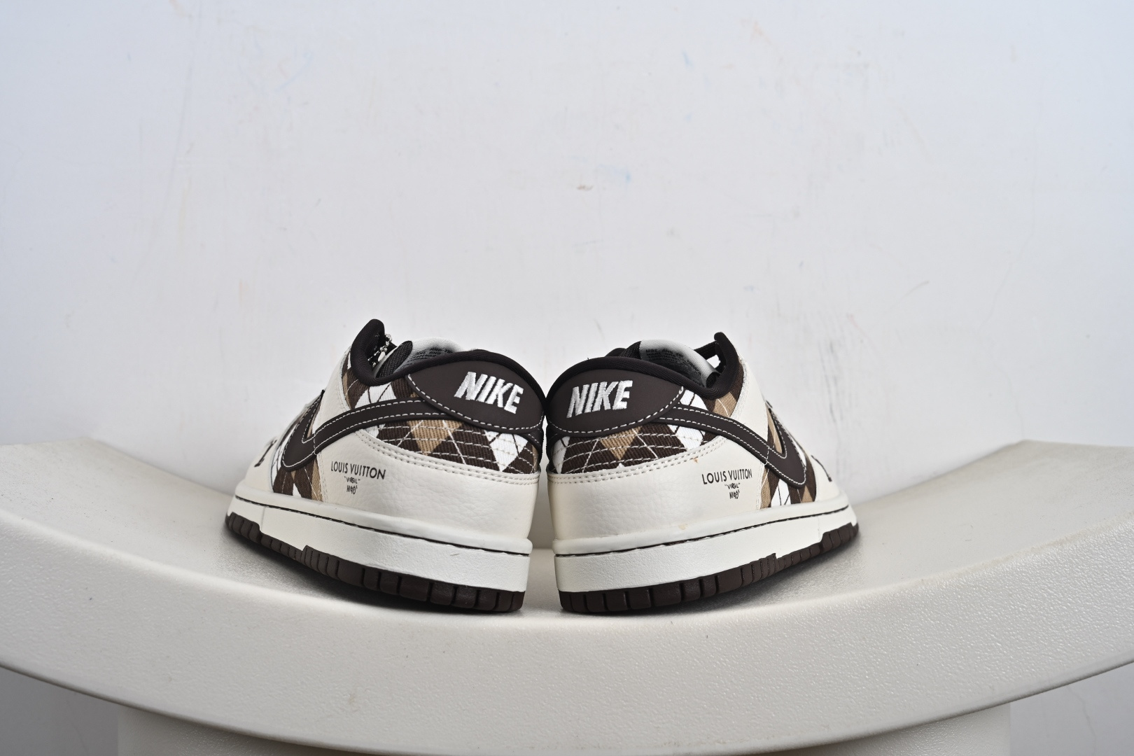 260 Nike SB Dunk Low“LV联名——白棕网格” 高端定制 低帮休闲板鞋 SC0601-461-Chinese UA Cheap High Quatity Brand Clothes Bags handbags Sneakers wholesale wholesaler seller from China Factory suppliers Fashion Clothing Shoes best Quality Beautiful Price 260 Nike SB Dunk Low“LV联名——白棕网格” 高端定制 低帮休闲板鞋 SC0601-461