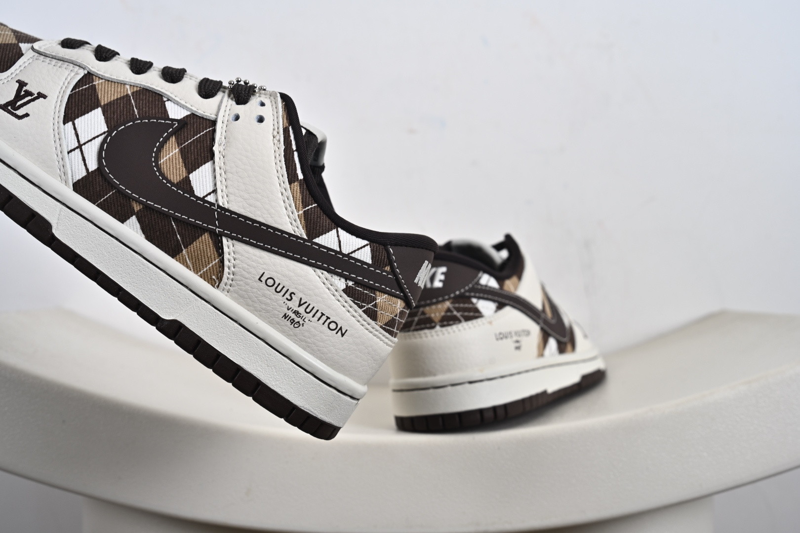260 Nike SB Dunk Low“LV联名——白棕网格” 高端定制 低帮休闲板鞋 SC0601-461-Chinese UA Cheap High Quatity Brand Clothes Bags handbags Sneakers wholesale wholesaler seller from China Factory suppliers Fashion Clothing Shoes best Quality Beautiful Price 260 Nike SB Dunk Low“LV联名——白棕网格” 高端定制 低帮休闲板鞋 SC0601-461