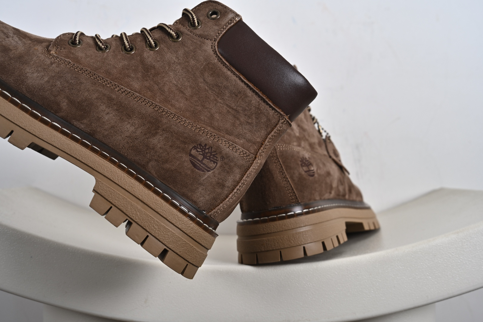 260 Timberland添柏岚/天伯伦 户外高帮休闲大黄靴系列 A18069B