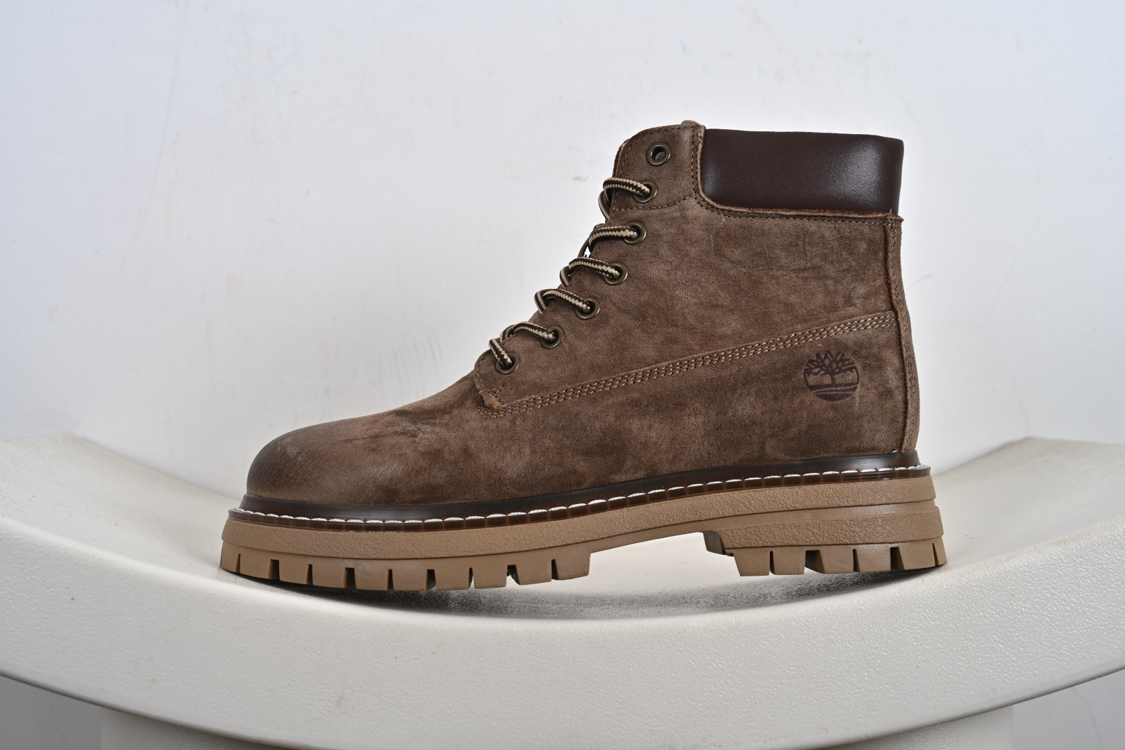 260 Timberland添柏岚/天伯伦 户外高帮休闲大黄靴系列 A18069B