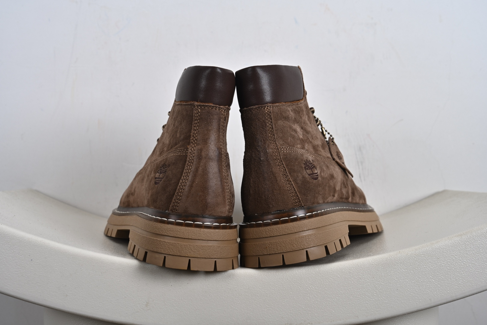 260 Timberland添柏岚/天伯伦 户外高帮休闲大黄靴系列 A18069B