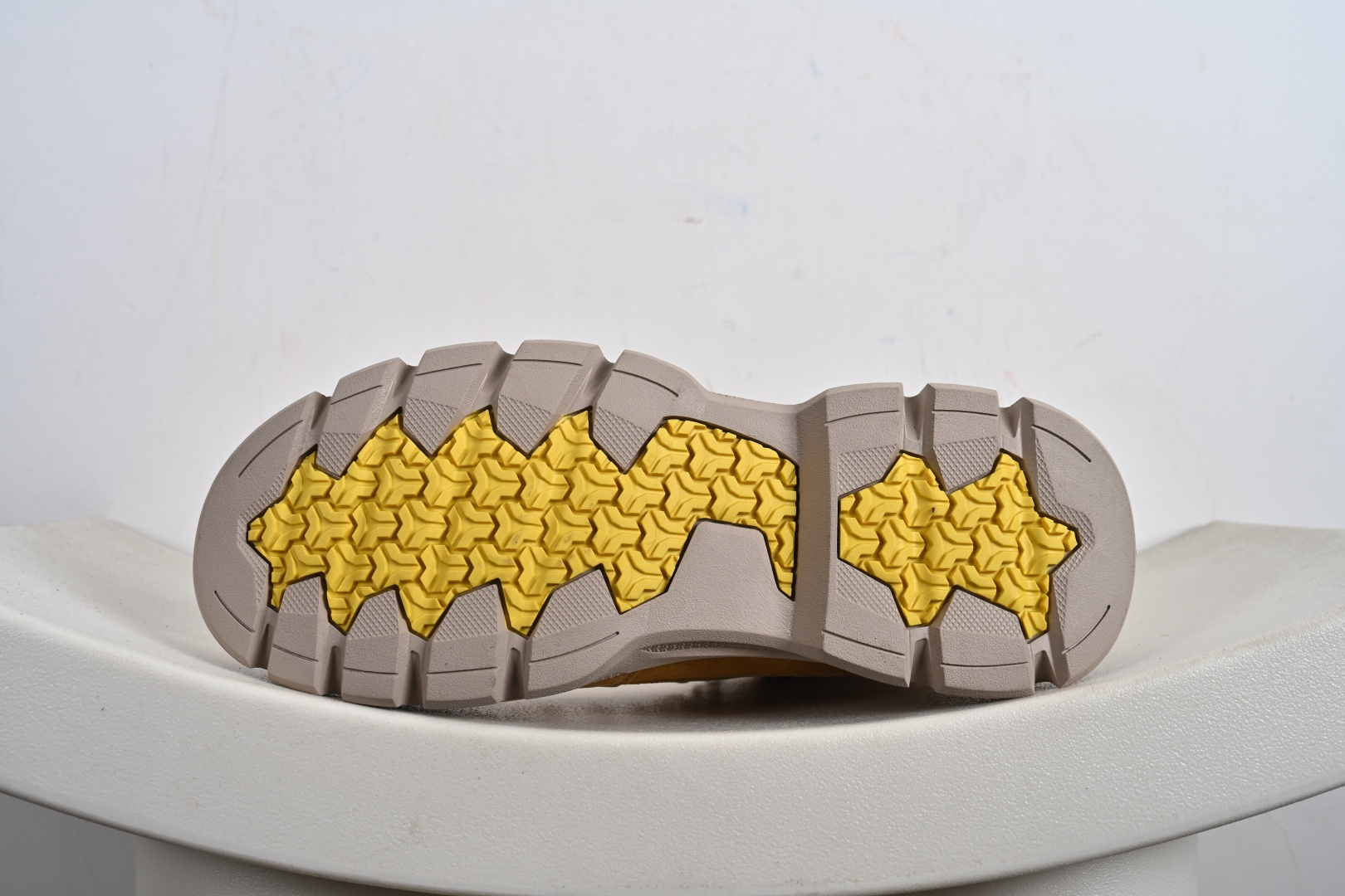 UGG Tasman Weather Hybrid 塔斯曼混合系列户外中帮休闲马丁靴雪地靴