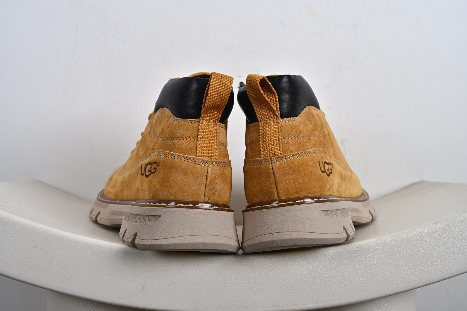 UGG Tasman Weather Hybrid 塔斯曼混合系列户外中帮休闲马丁靴雪地靴