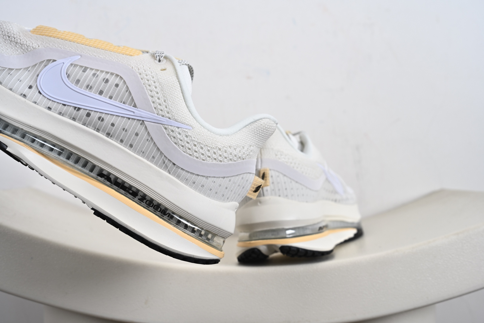 220 Nike Air Zoom Pegasus Premium 耐克 新款气垫缓震休闲跑步鞋 HQ2593-104