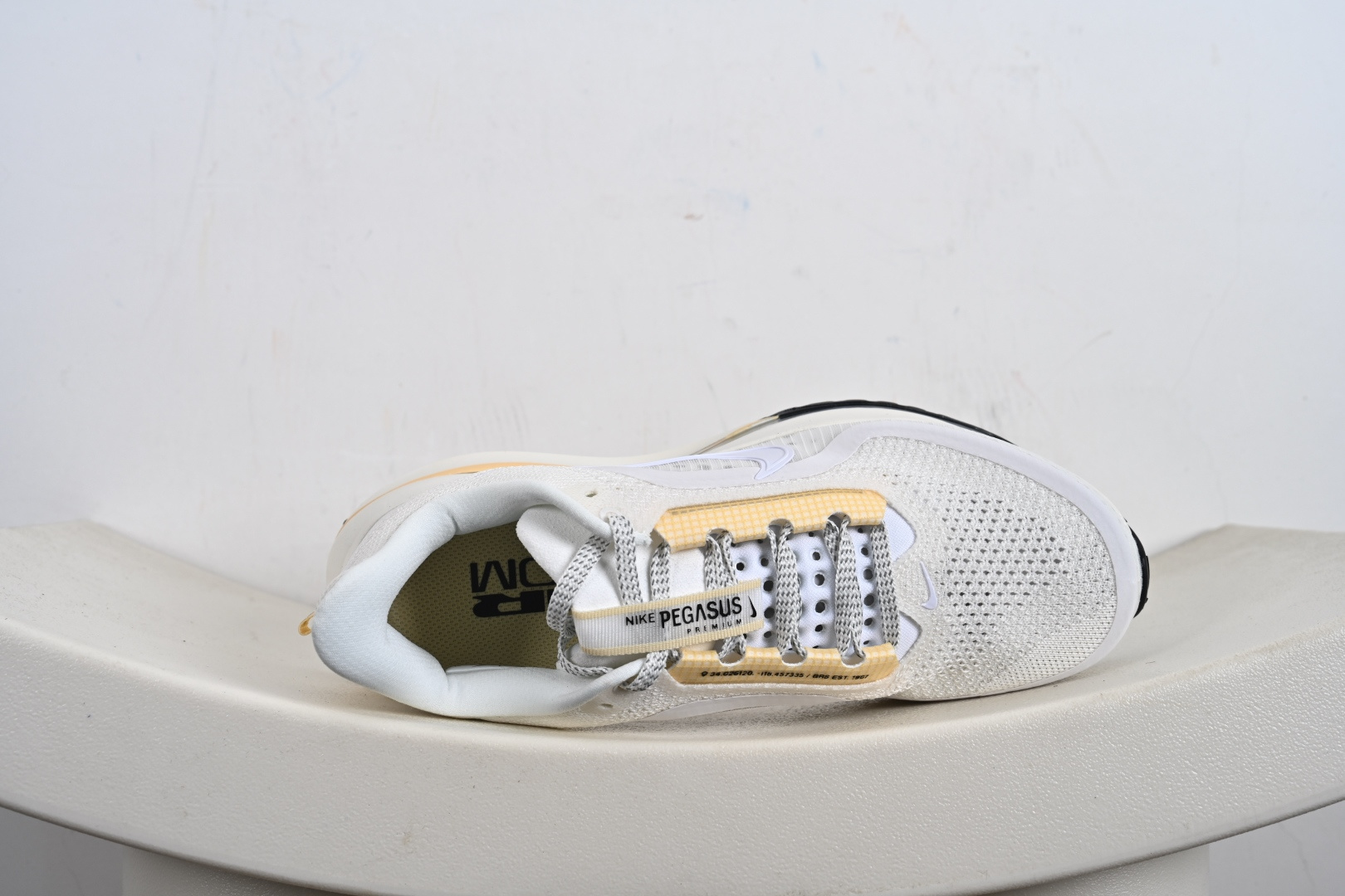 220 Nike Air Zoom Pegasus Premium 耐克 新款气垫缓震休闲跑步鞋 HQ2593-104