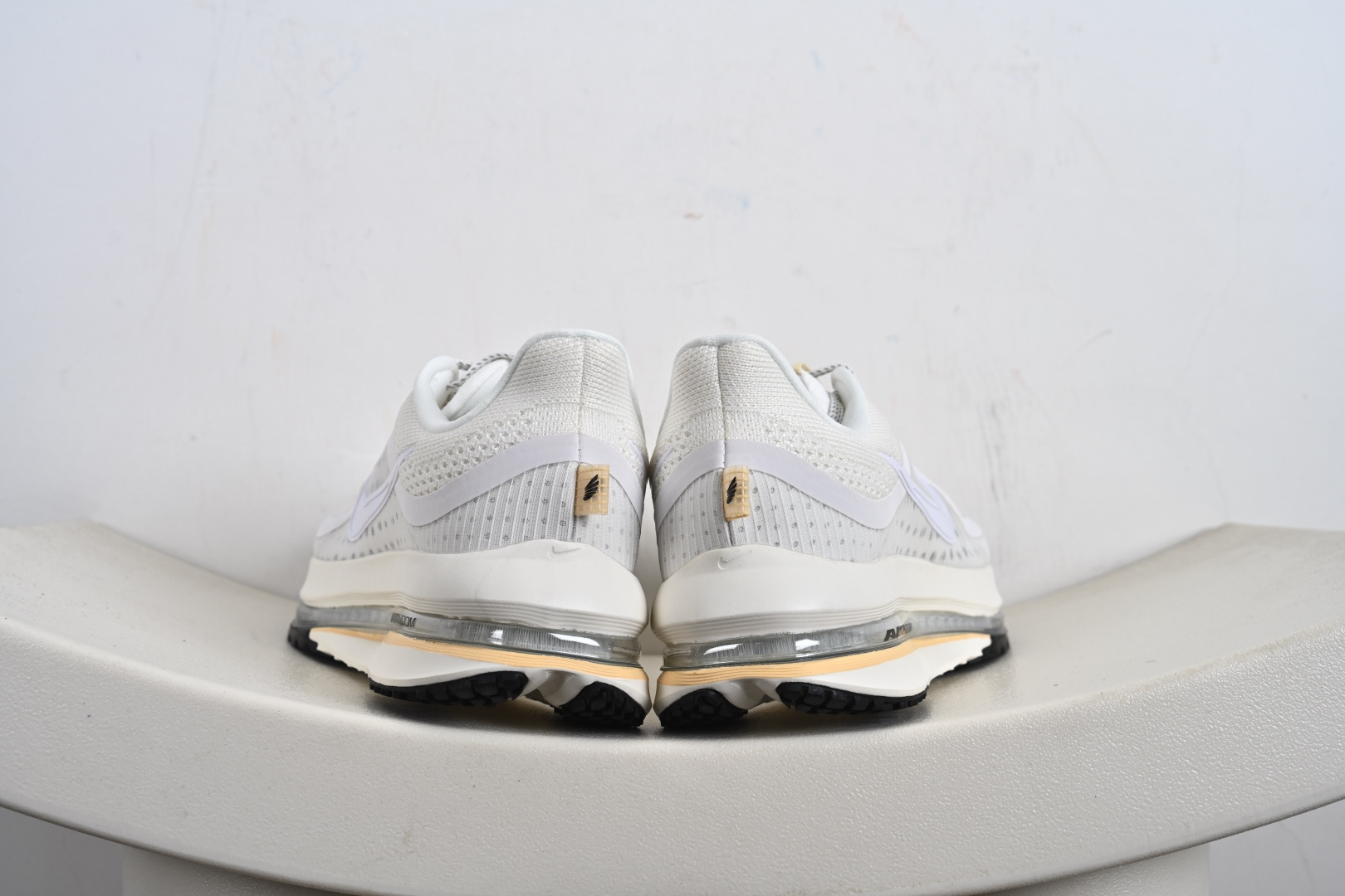 220 Nike Air Zoom Pegasus Premium 耐克 新款气垫缓震休闲跑步鞋 HQ2593-104