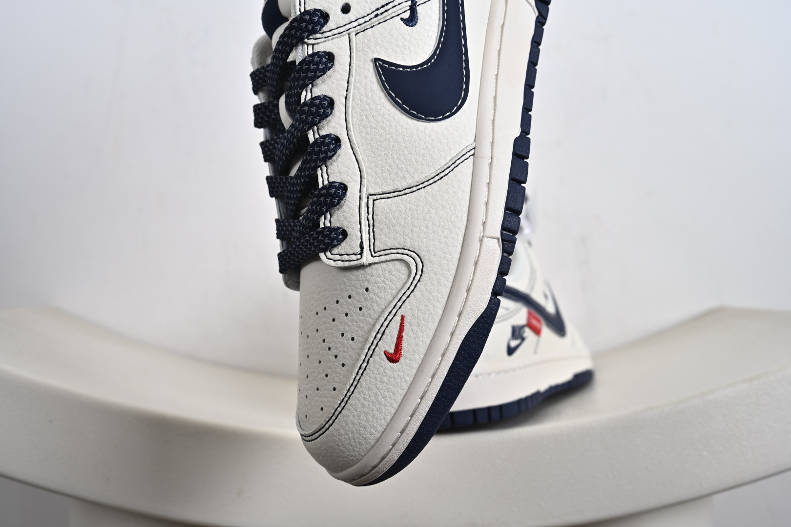 260 定制版 NK SB Dunk Low Supreme联名 米蓝勾 高端定制 低帮休闲板鞋 HH7518-083