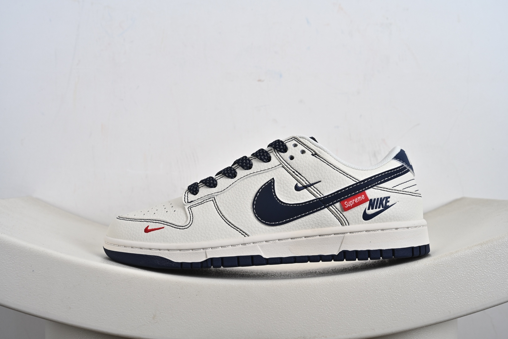 260 定制版 NK SB Dunk Low Supreme联名 米蓝勾 高端定制 低帮休闲板鞋 HH7518-083