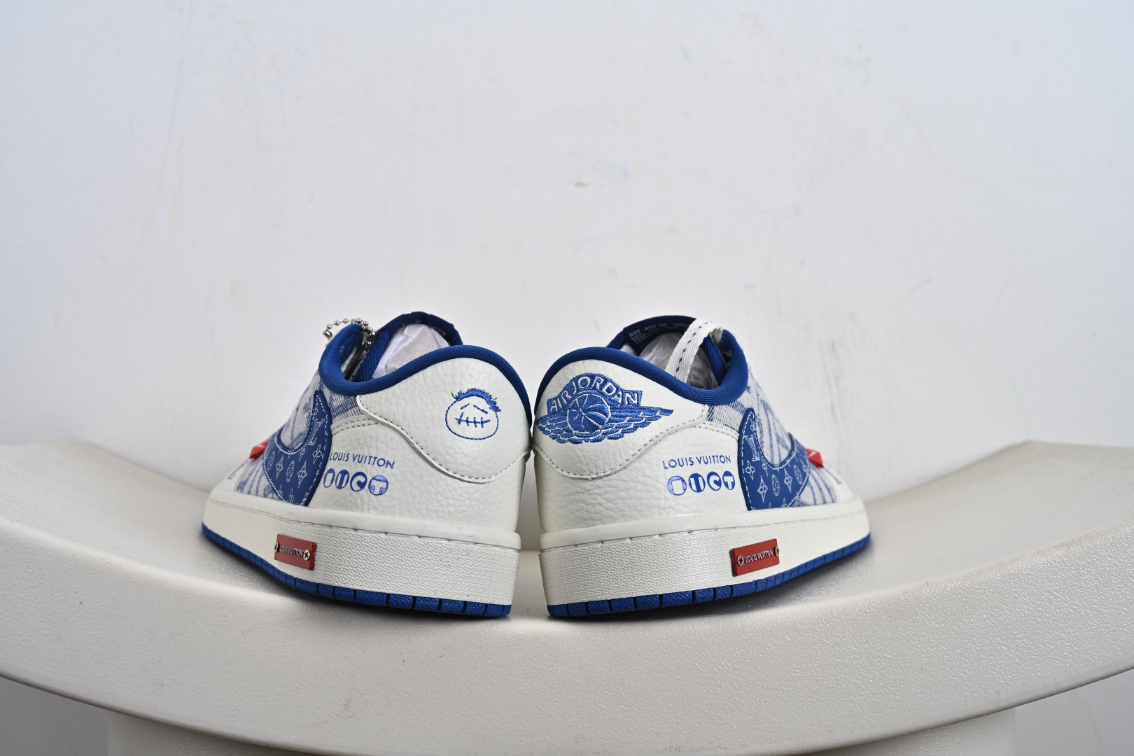 260 定制版 Travis Scott x Fragment Design x Air Jordan 1 Low SP AJ1 乔1 联名 白蓝牛仔 低帮文化休闲板鞋 SC0601-055