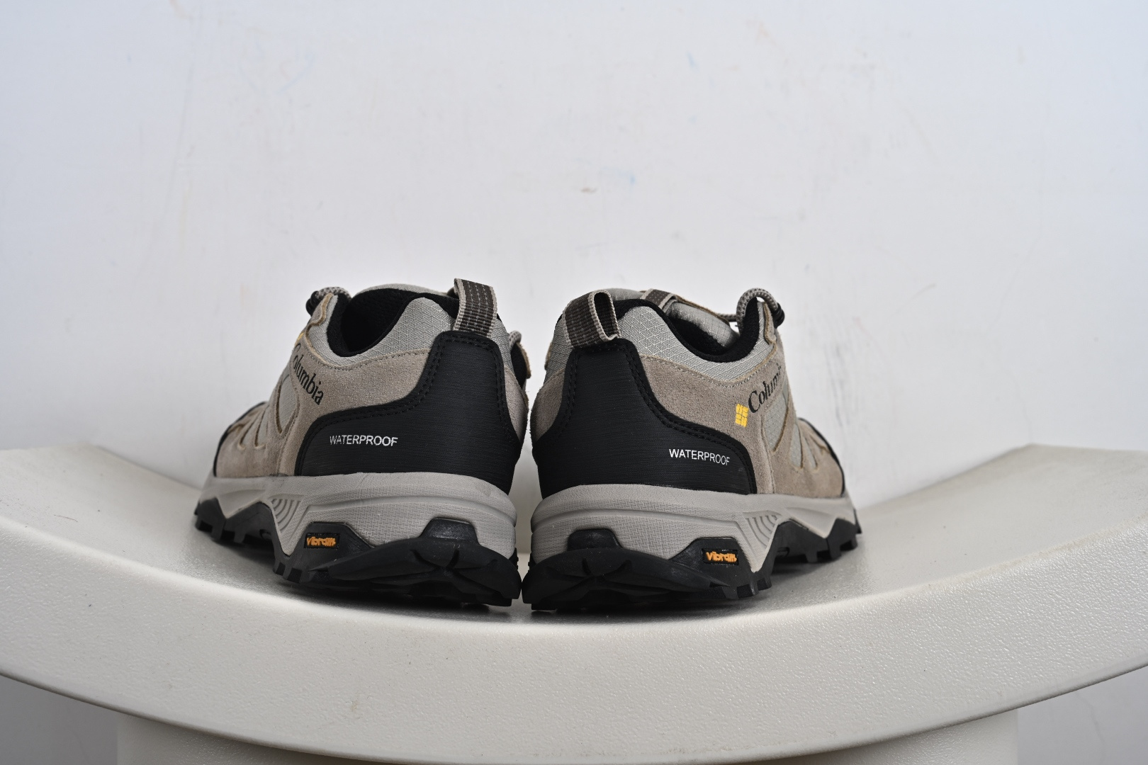 240 Columbia 哥伦比亚户外登山鞋 户外越野徒步鞋-Chinese UA Cheap High Quatity Brand Clothes Bags handbags Sneakers wholesale wholesaler seller from China Factory suppliers Fashion Clothing Shoes best Quality Beautiful Price 240 Columbia 哥伦比亚户外登山鞋 户外越野徒步鞋