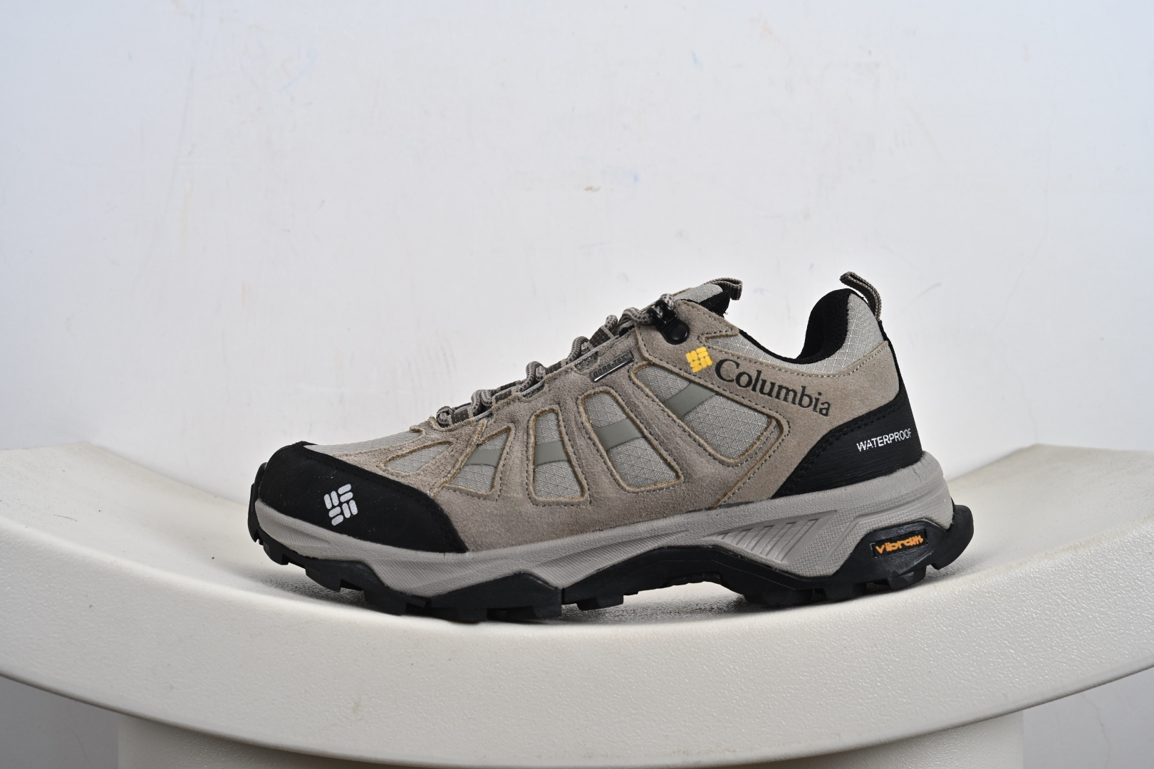 240 Columbia 哥伦比亚户外登山鞋 户外越野徒步鞋-Chinese UA Cheap High Quatity Brand Clothes Bags handbags Sneakers wholesale wholesaler seller from China Factory suppliers Fashion Clothing Shoes best Quality Beautiful Price 240 Columbia 哥伦比亚户外登山鞋 户外越野徒步鞋