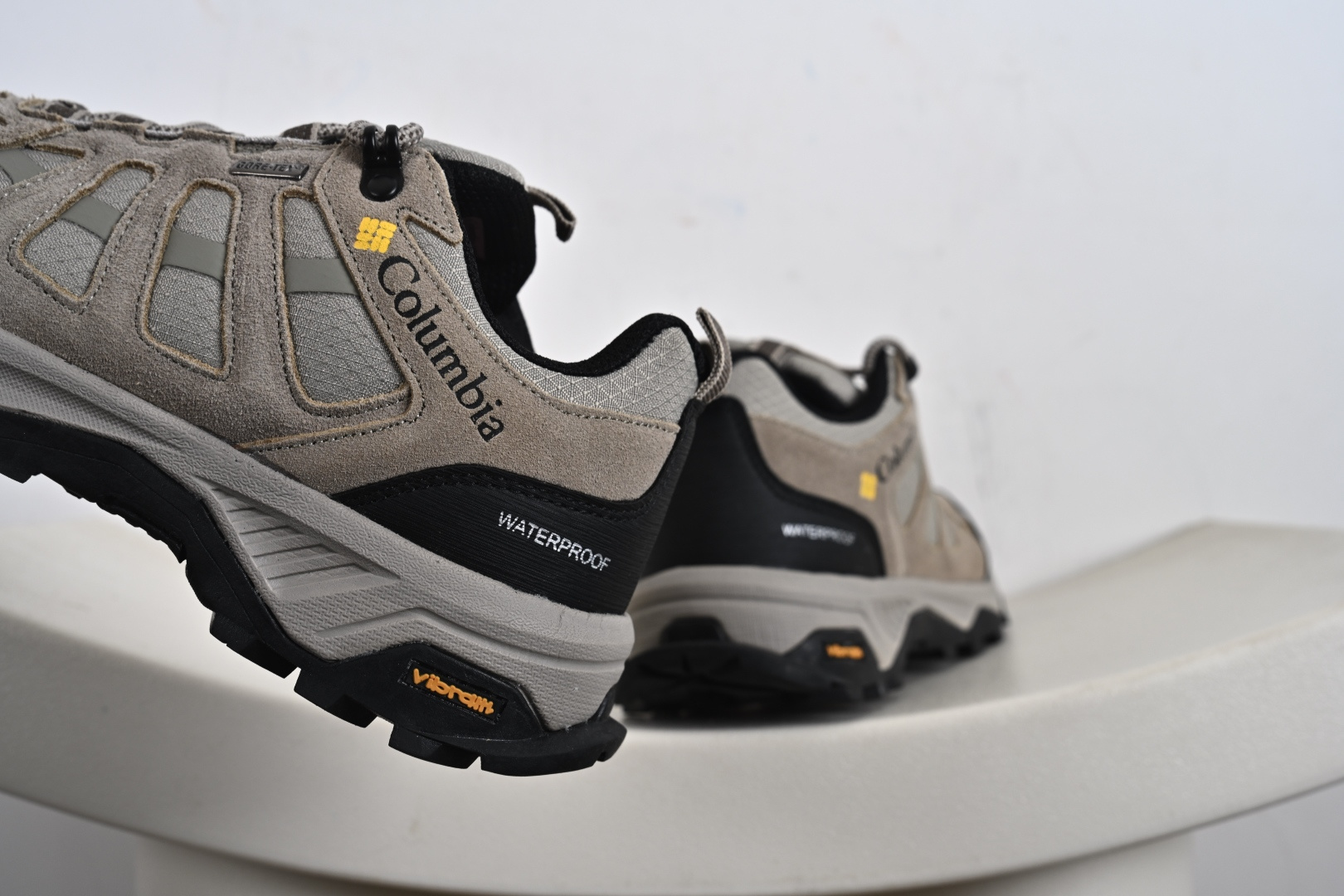 240 Columbia 哥伦比亚户外登山鞋 户外越野徒步鞋-Chinese UA Cheap High Quatity Brand Clothes Bags handbags Sneakers wholesale wholesaler seller from China Factory suppliers Fashion Clothing Shoes best Quality Beautiful Price 240 Columbia 哥伦比亚户外登山鞋 户外越野徒步鞋