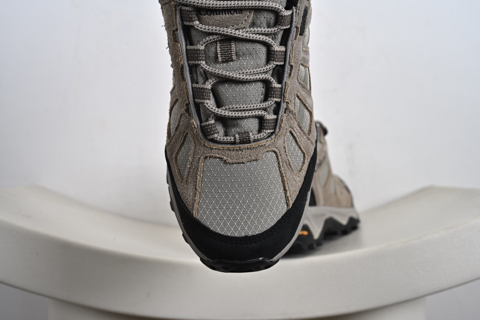 240 Columbia 哥伦比亚户外登山鞋 户外越野徒步鞋-Chinese UA Cheap High Quatity Brand Clothes Bags handbags Sneakers wholesale wholesaler seller from China Factory suppliers Fashion Clothing Shoes best Quality Beautiful Price 240 Columbia 哥伦比亚户外登山鞋 户外越野徒步鞋