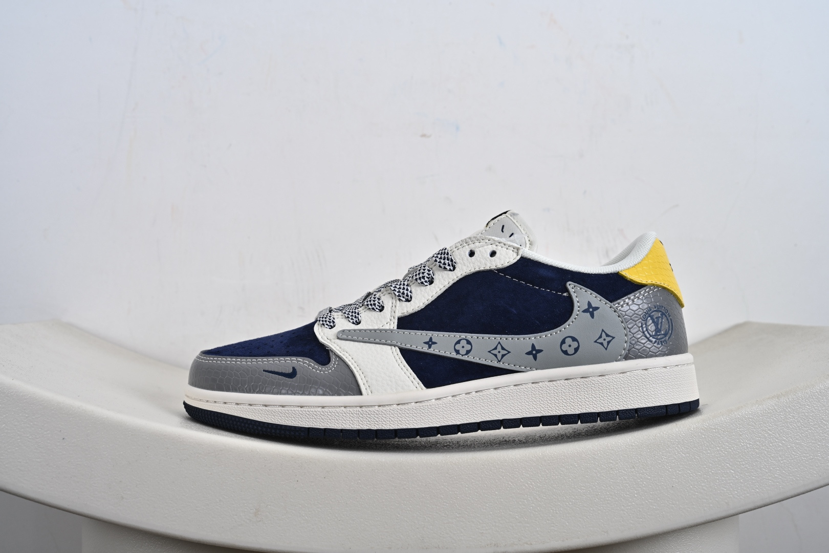 240 高端定制Air Jordan 1 Low LOW SP AJ1 乔1 倒钩联名款 低帮复古篮球鞋 HS8068-061