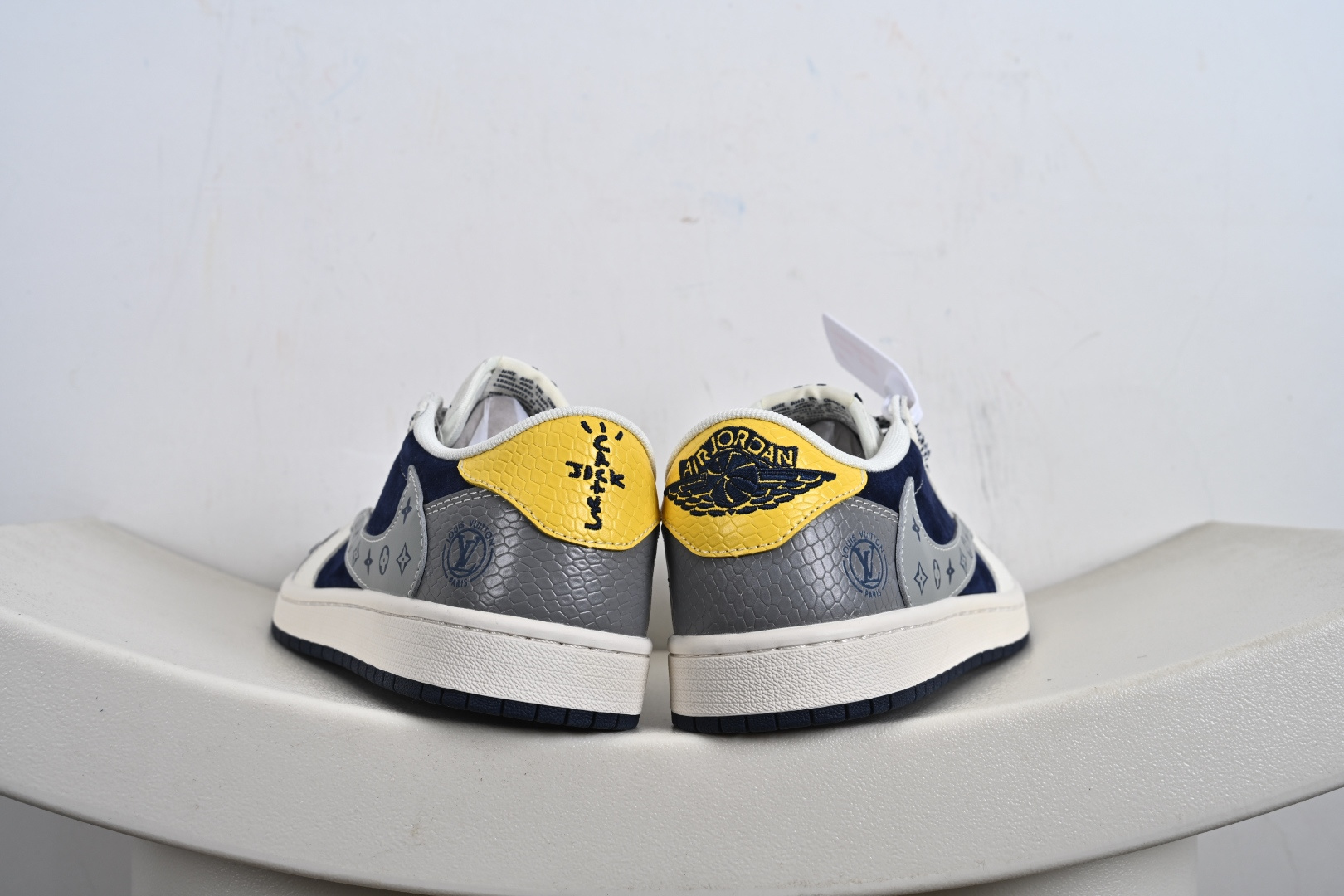 240 高端定制Air Jordan 1 Low LOW SP AJ1 乔1 倒钩联名款 低帮复古篮球鞋 HS8068-061