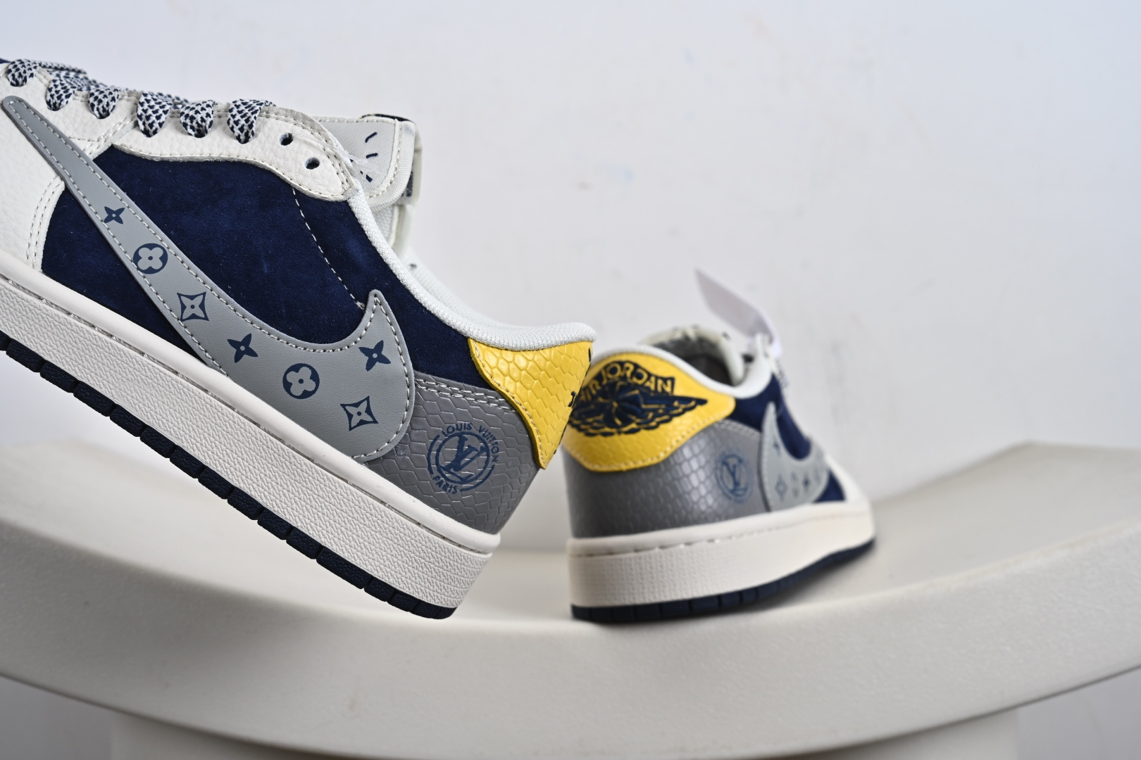 240 高端定制Air Jordan 1 Low LOW SP AJ1 乔1 倒钩联名款 低帮复古篮球鞋 HS8068-061