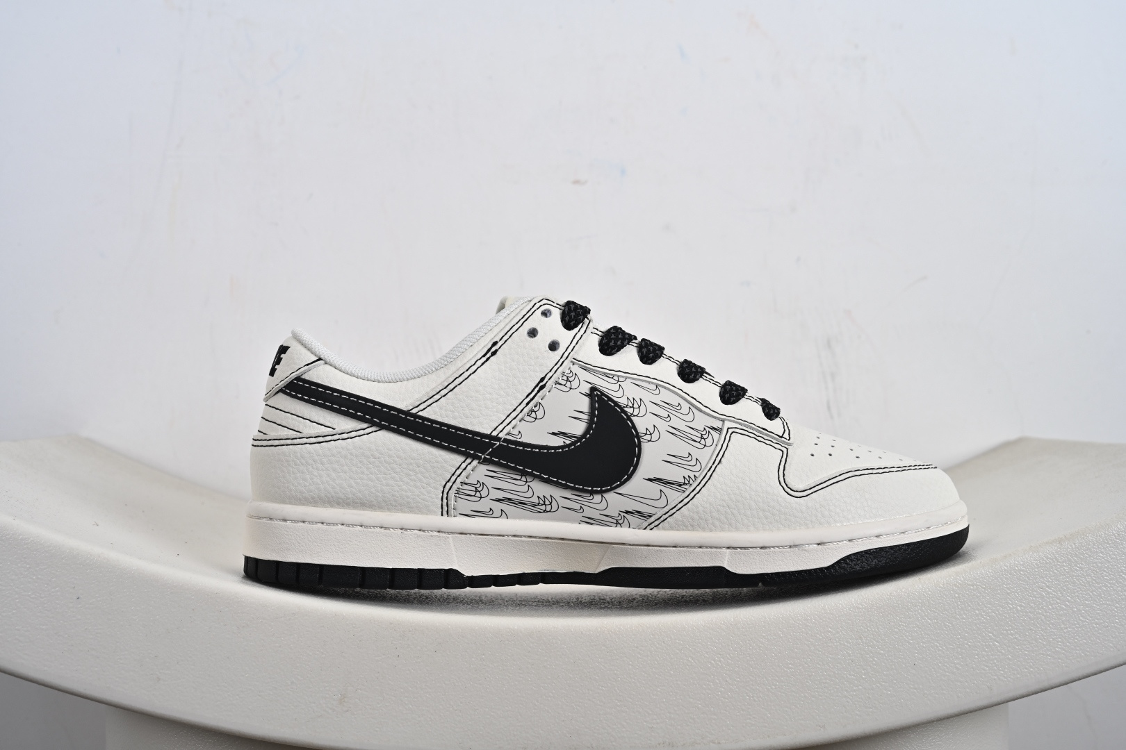 260 定制版 Nike SB Dunk Low “NIKE联名——米黑多小勾” 高端定制 低帮休闲板鞋 HH7518-094