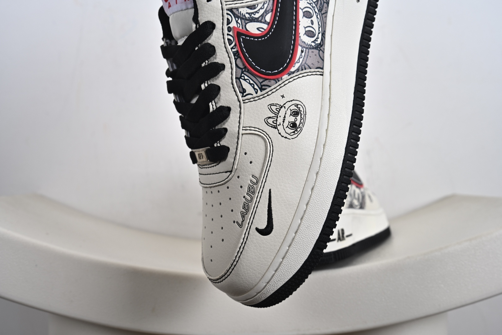 240 定制版 Nike Air Force 1 Low 泡泡玛特 labubu高端定制联名 HQ1688-001