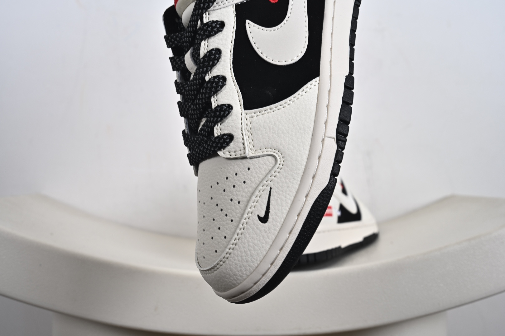 260 定制版 Nike SB Dunk Low Supreme联名 米黑拼接 周年高端定制 低帮休闲板鞋 JP1628-010