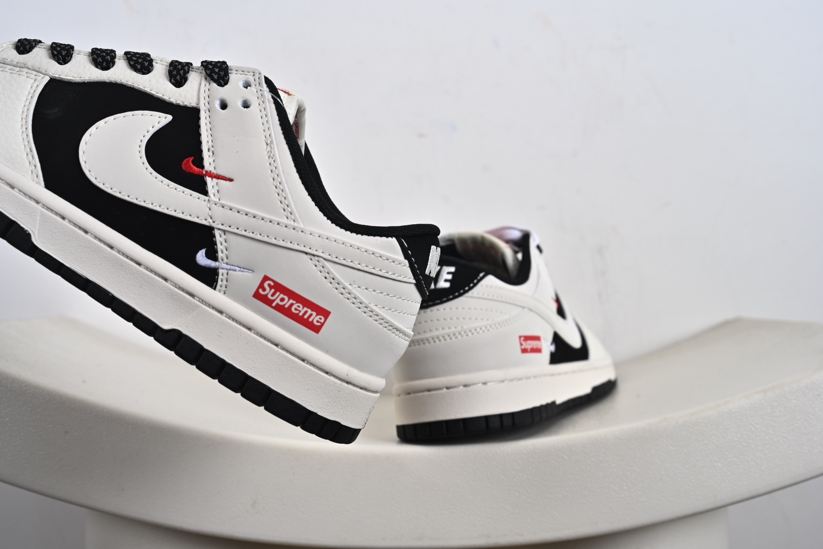 260 定制版 Nike SB Dunk Low Supreme联名 米黑拼接 周年高端定制 低帮休闲板鞋 JP1628-010