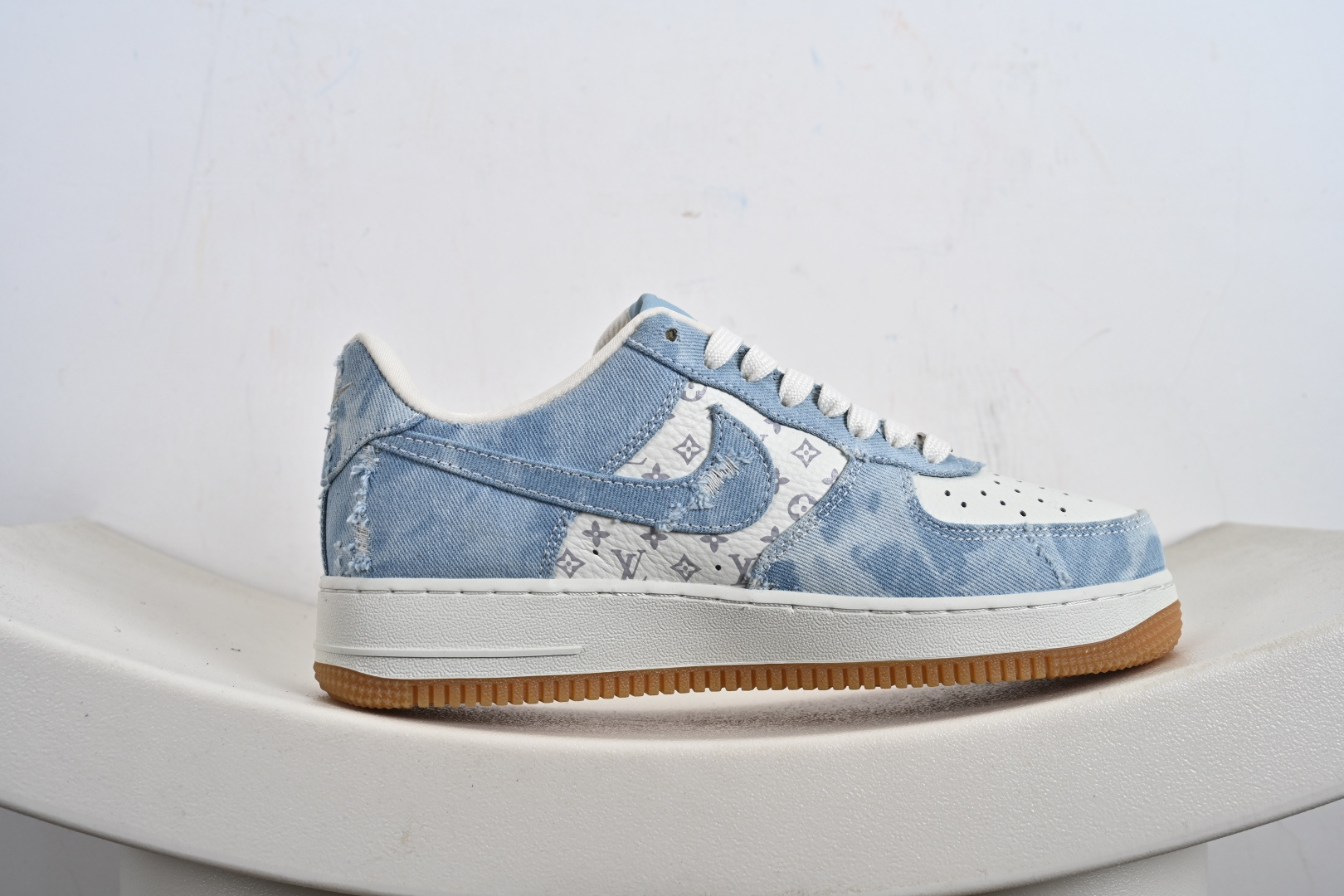 240 定制版 Nike Air Force 1'07 Low 李维斯 白浅蓝 空军一号低帮休闲板鞋 YF9511-814