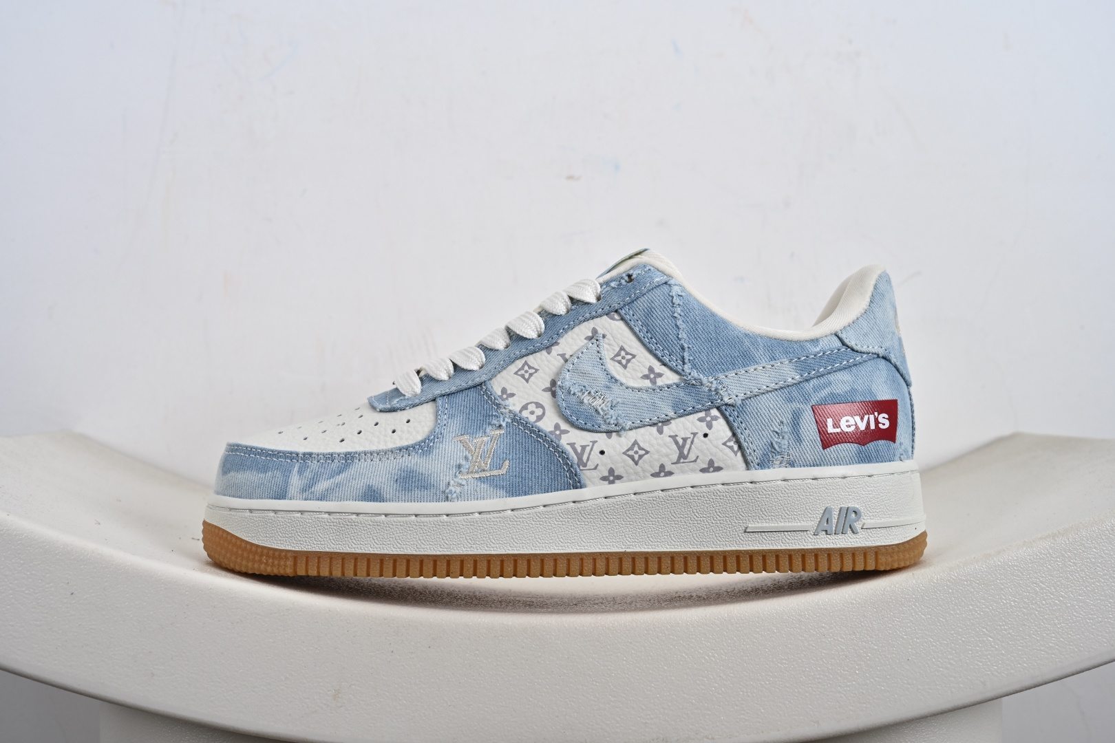 240 定制版 Nike Air Force 1'07 Low 李维斯 白浅蓝 空军一号低帮休闲板鞋 YF9511-814