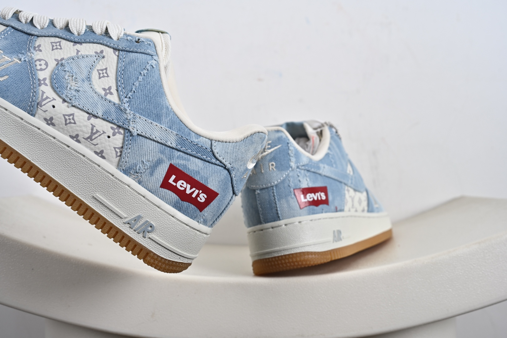 240 定制版 Nike Air Force 1'07 Low 李维斯 白浅蓝 空军一号低帮休闲板鞋 YF9511-814