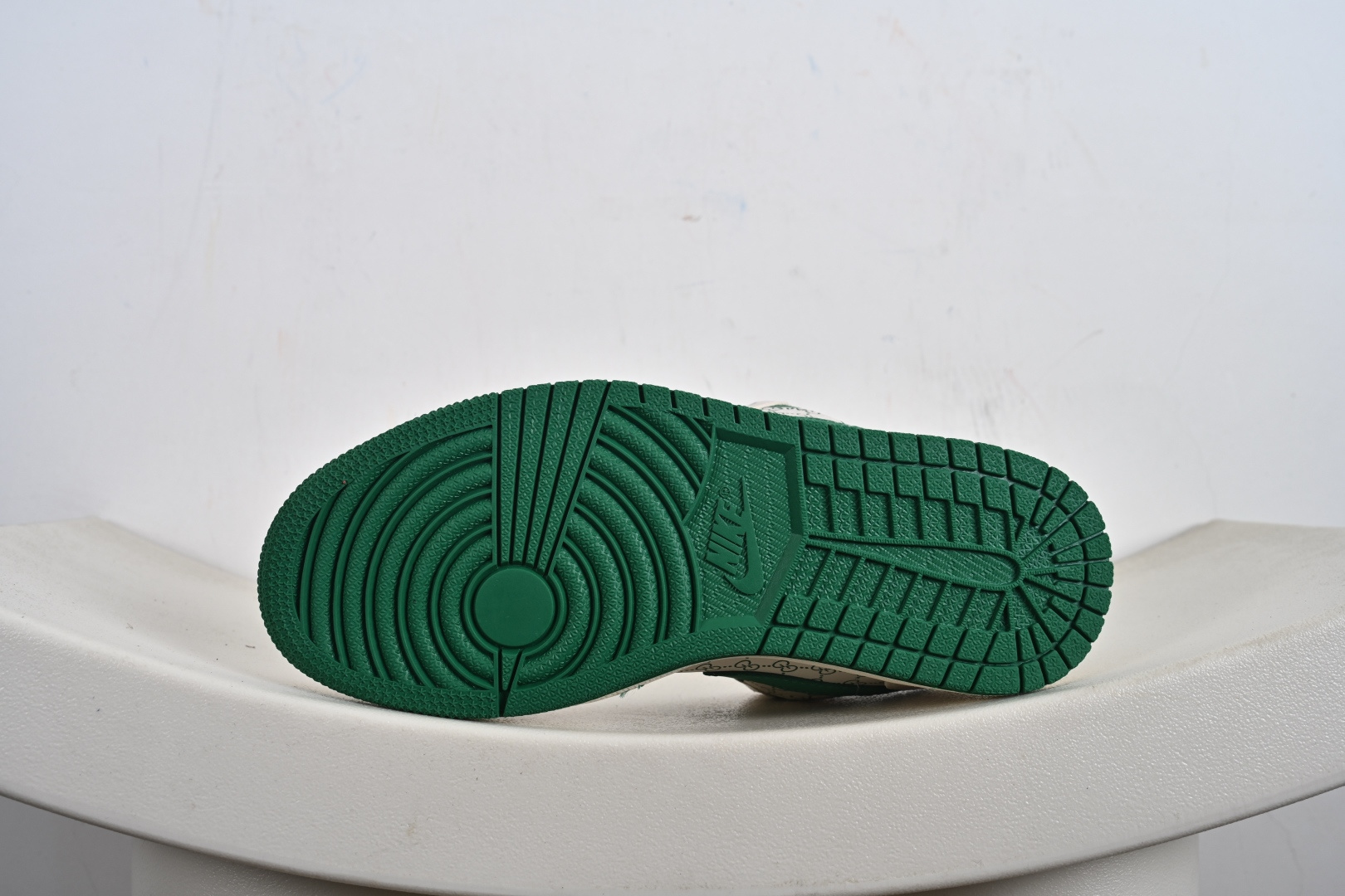 260 定制版 高端定制Air Jordan 1 Low AJ1 乔1 “古驰联名---米白灰绿古驰印花”高端定制 低帮复古篮球鞋 QD1988-001