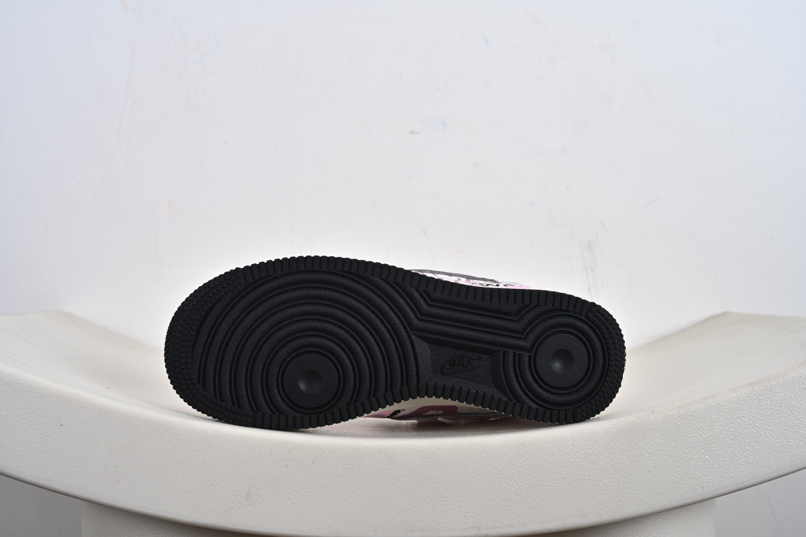 240 定制版 Nike W Air Force 1 “Sweet Cool Powder Recipe” 手绘涂鸦“甜酷粉调”空军一号 低帮休闲运动板鞋 ZG8800-811-Chinese UA Cheap High Quatity Brand Clothes Bags handbags Sneakers wholesale wholesaler seller from China Factory suppliers Fashion Clothing Shoes best Quality Beautiful Price 240 定制版 Nike W Air Force 1 “Sweet Cool Powder Recipe” 手绘涂鸦“甜酷粉调”空军一号 低帮休闲运动板鞋 ZG8800-811