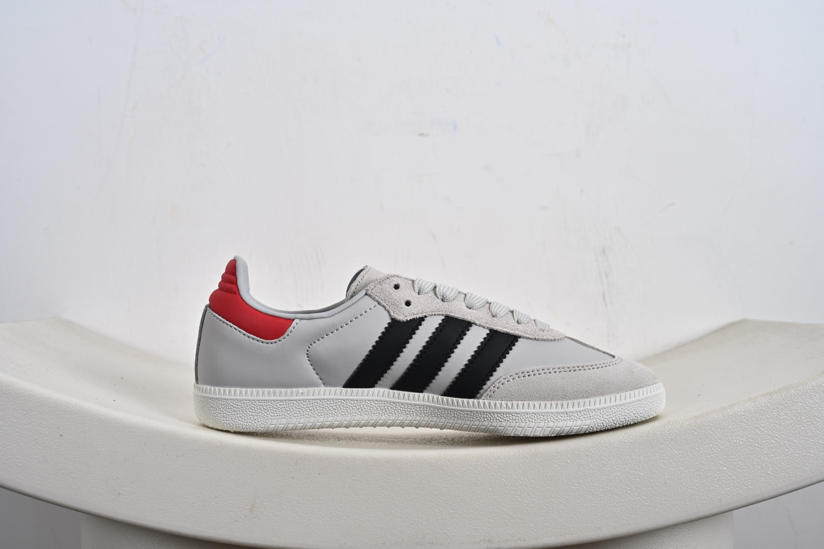 150 Adidas SAMBA 德训鞋 gucci联名款 高端定制桑巴系列 GJ75815 GJ75813 GJ75814-Chinese UA Cheap High Quatity Brand Clothes Bags handbags Sneakers wholesale wholesaler seller from China Factory suppliers Fashion Clothing Shoes best Quality Beautiful Price 150 Adidas SAMBA 德训鞋 gucci联名款 高端定制桑巴系列 GJ75815 GJ75813 GJ75814