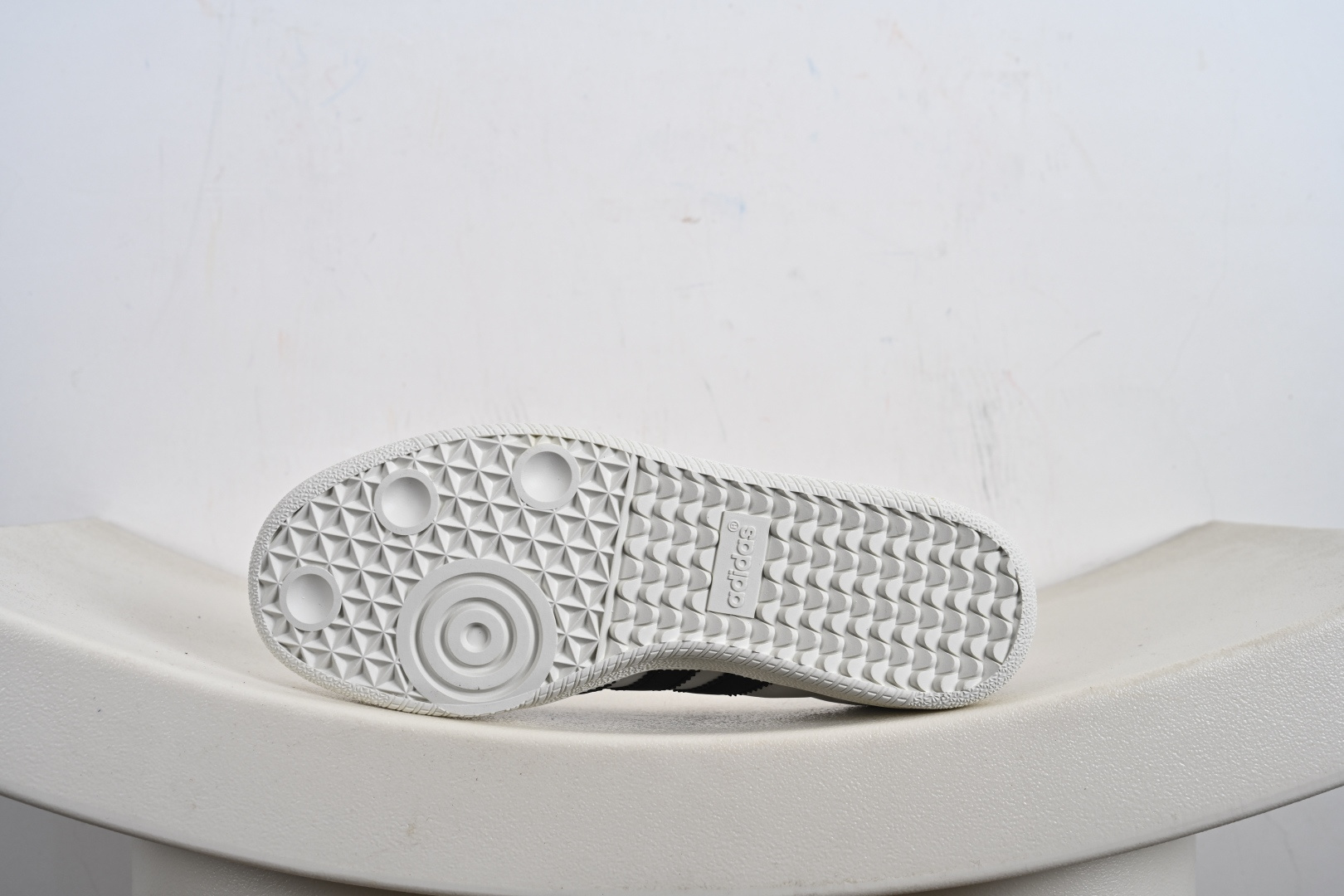 150 Adidas SAMBA 德训鞋 gucci联名款 高端定制桑巴系列 GJ75815 GJ75813 GJ75814-Chinese UA Cheap High Quatity Brand Clothes Bags handbags Sneakers wholesale wholesaler seller from China Factory suppliers Fashion Clothing Shoes best Quality Beautiful Price 150 Adidas SAMBA 德训鞋 gucci联名款 高端定制桑巴系列 GJ75815 GJ75813 GJ75814