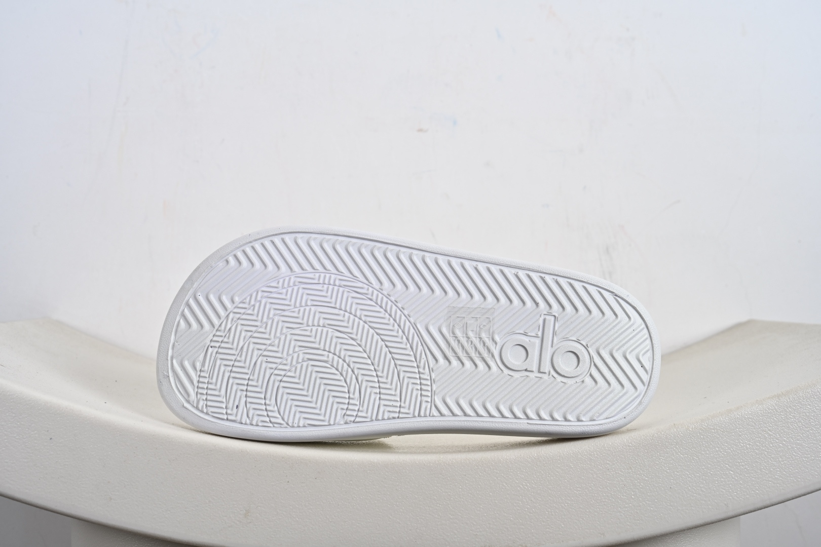 alo yoga Unisex It 舒适柔软 防滑防磨一字拖鞋 男女同款 A0669U A0669U A0669U-WHITE