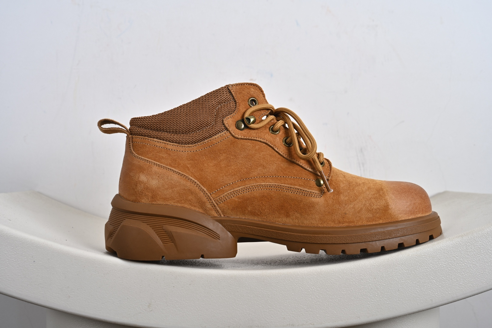 240 Cat 卡特 P721913 客制款 工装鞋 面料采用磨砂牛皮