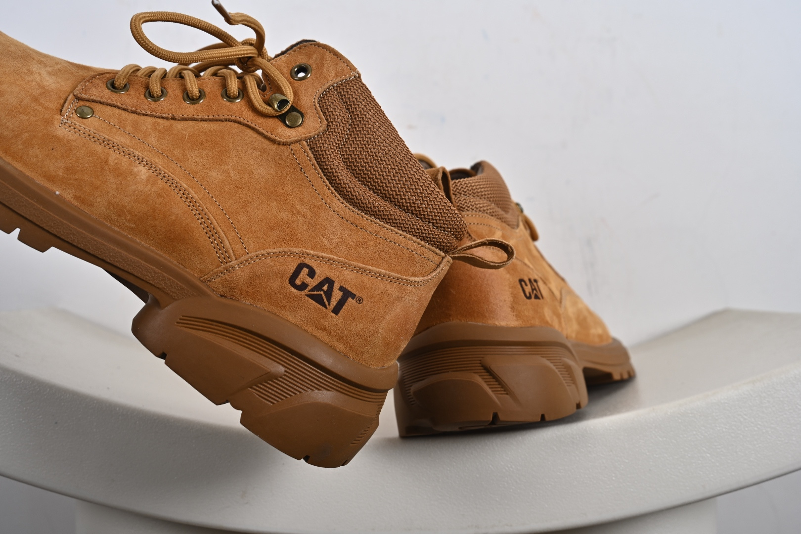 240 Cat 卡特 P721913 客制款 工装鞋 面料采用磨砂牛皮