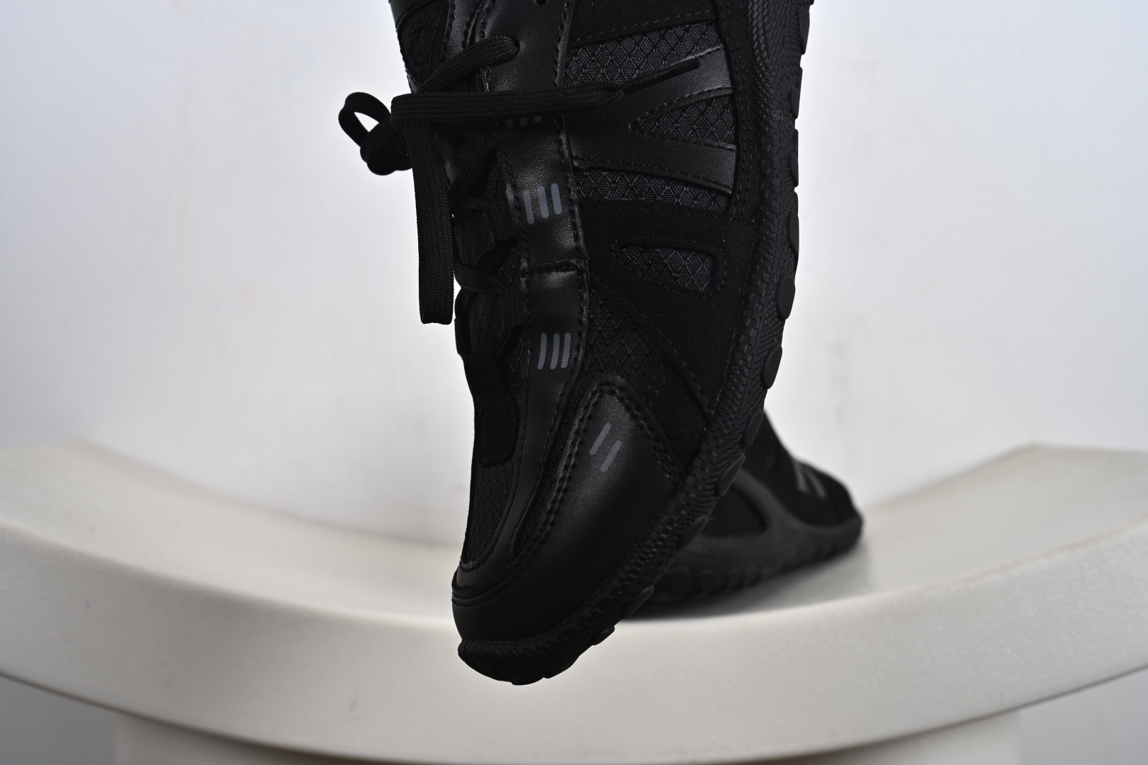 280 ECCO 爱步运动鞋 25年新款户外薄底赤足鞋休闲鞋 802434 健步轻巧百搭