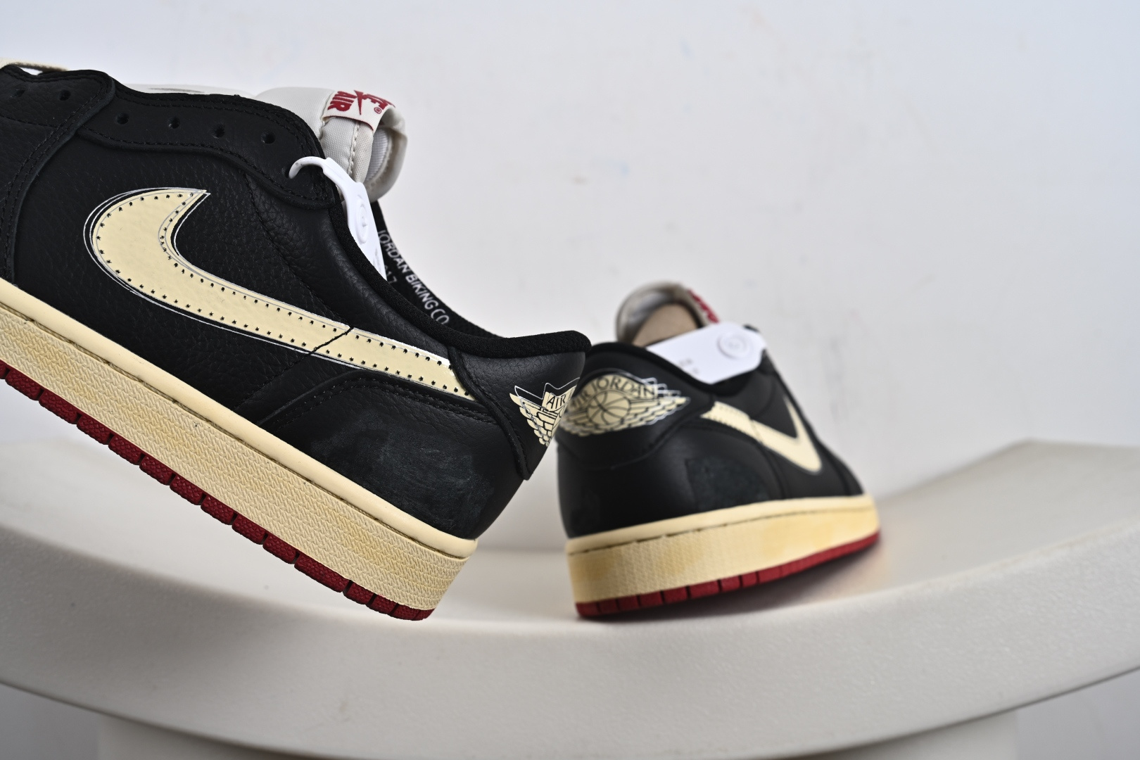 260 纯原 Nigel Sylvester x Air Jordan 1 Low Nitro ”Better With Time” 低帮 黑白红 AJ1低邦 白黑红 IB8958-001-Chinese UA Cheap High Quatity Brand Clothes Bags handbags Sneakers wholesale wholesaler seller from China Factory suppliers Fashion Clothing Shoes best Quality Beautiful Price 260 纯原 Nigel Sylvester x Air Jordan 1 Low Nitro ”Better With Time” 低帮 黑白红 AJ1低邦 白黑红 IB8958-001