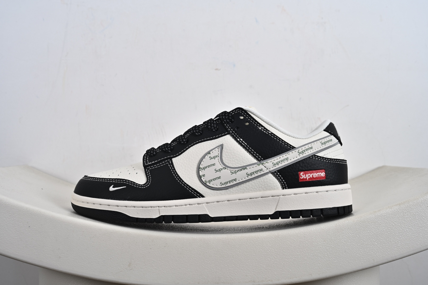 Nike SB Dunk Low Supreme联名 米黑银 高端定制 低帮休闲板鞋 HH7518-099