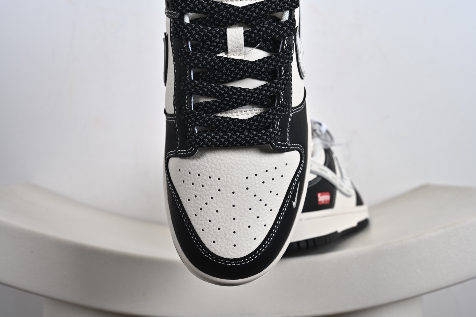 Nike SB Dunk Low Supreme联名 米黑银 高端定制 低帮休闲板鞋 HH7518-099