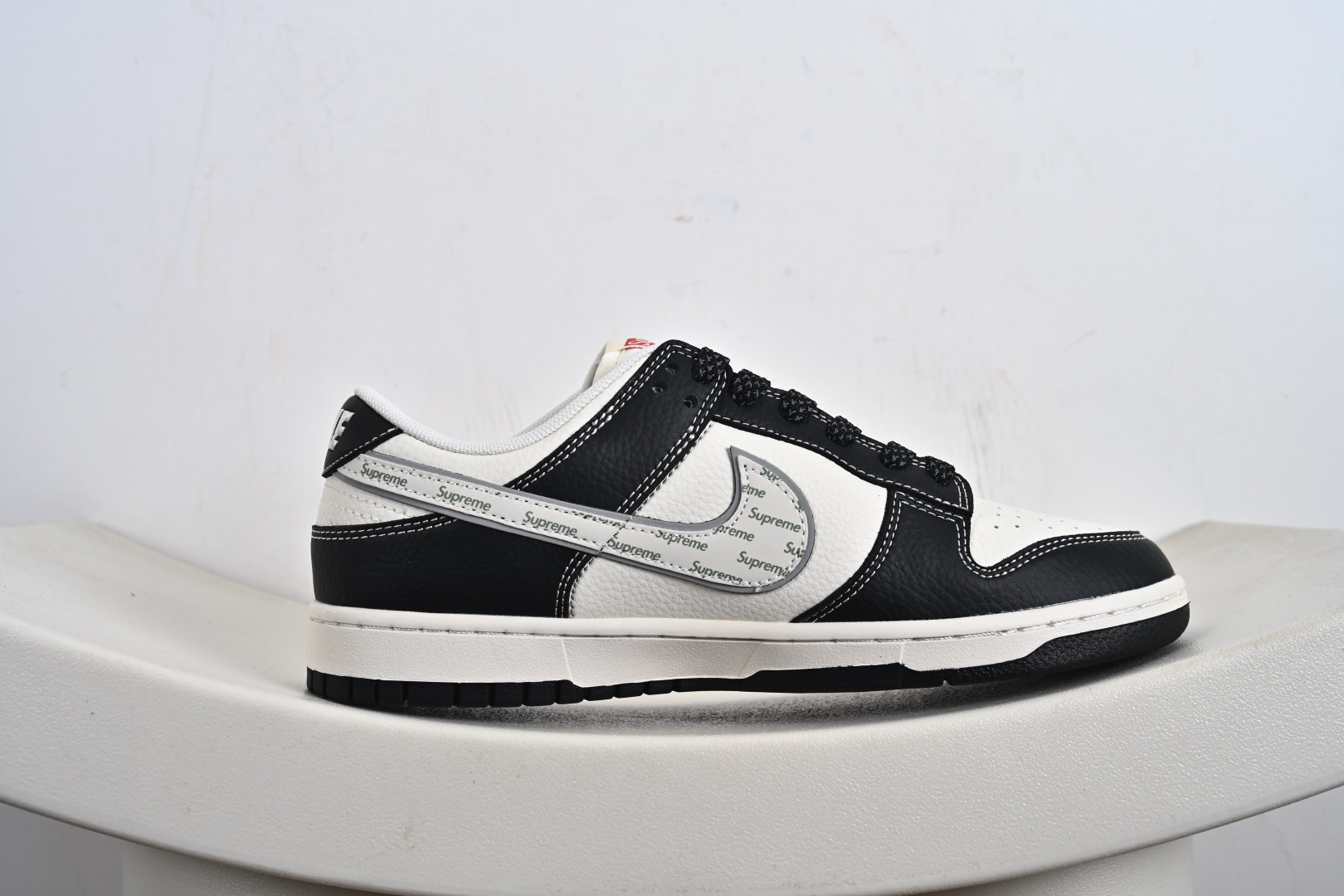 Nike SB Dunk Low Supreme联名 米黑银 高端定制 低帮休闲板鞋 HH7518-099