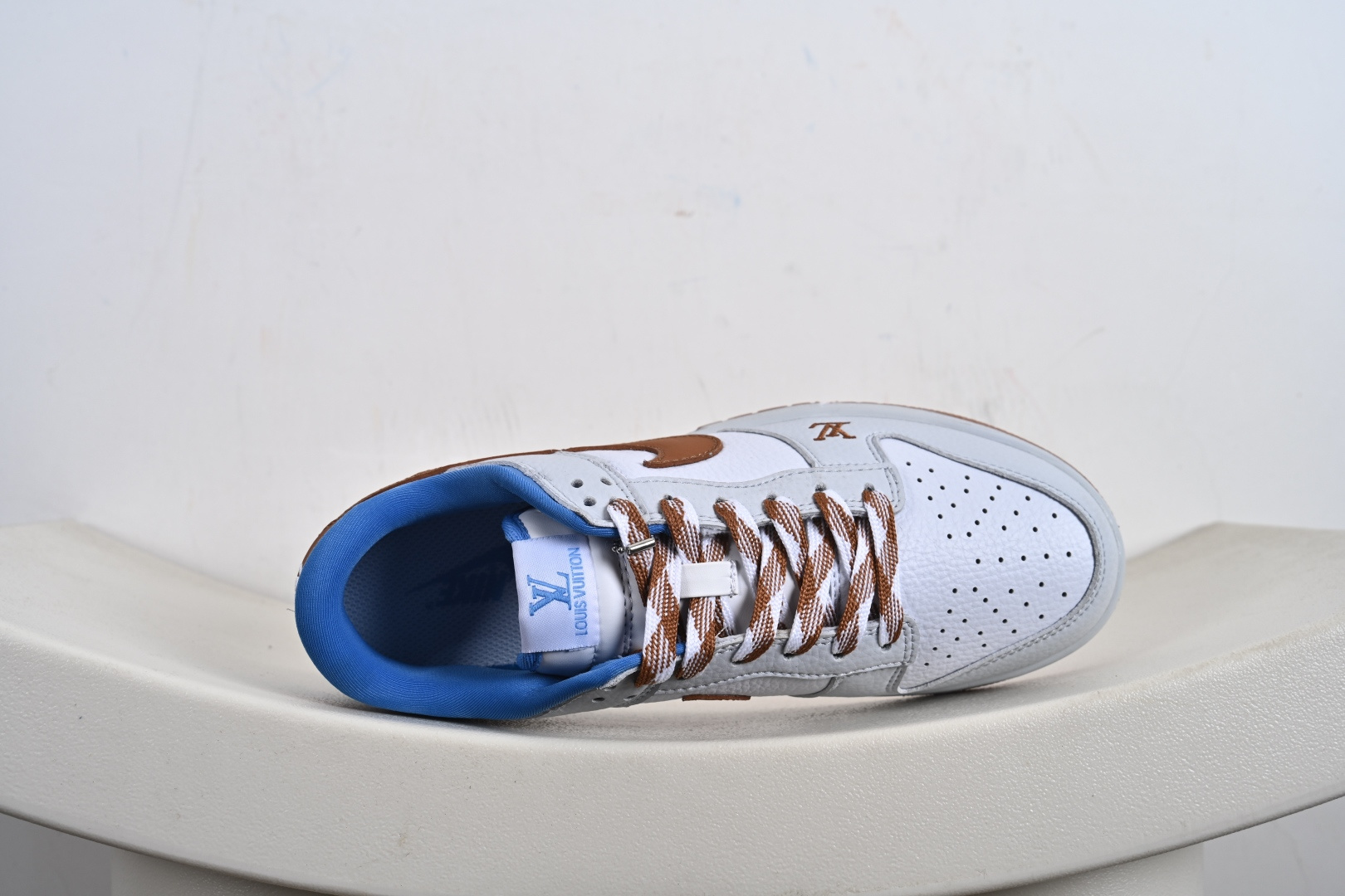 260 定制版 Nike SB Dunk Low LV联名 白灰棕蓝 周年高端定制 低帮休闲板鞋 SC0601-474